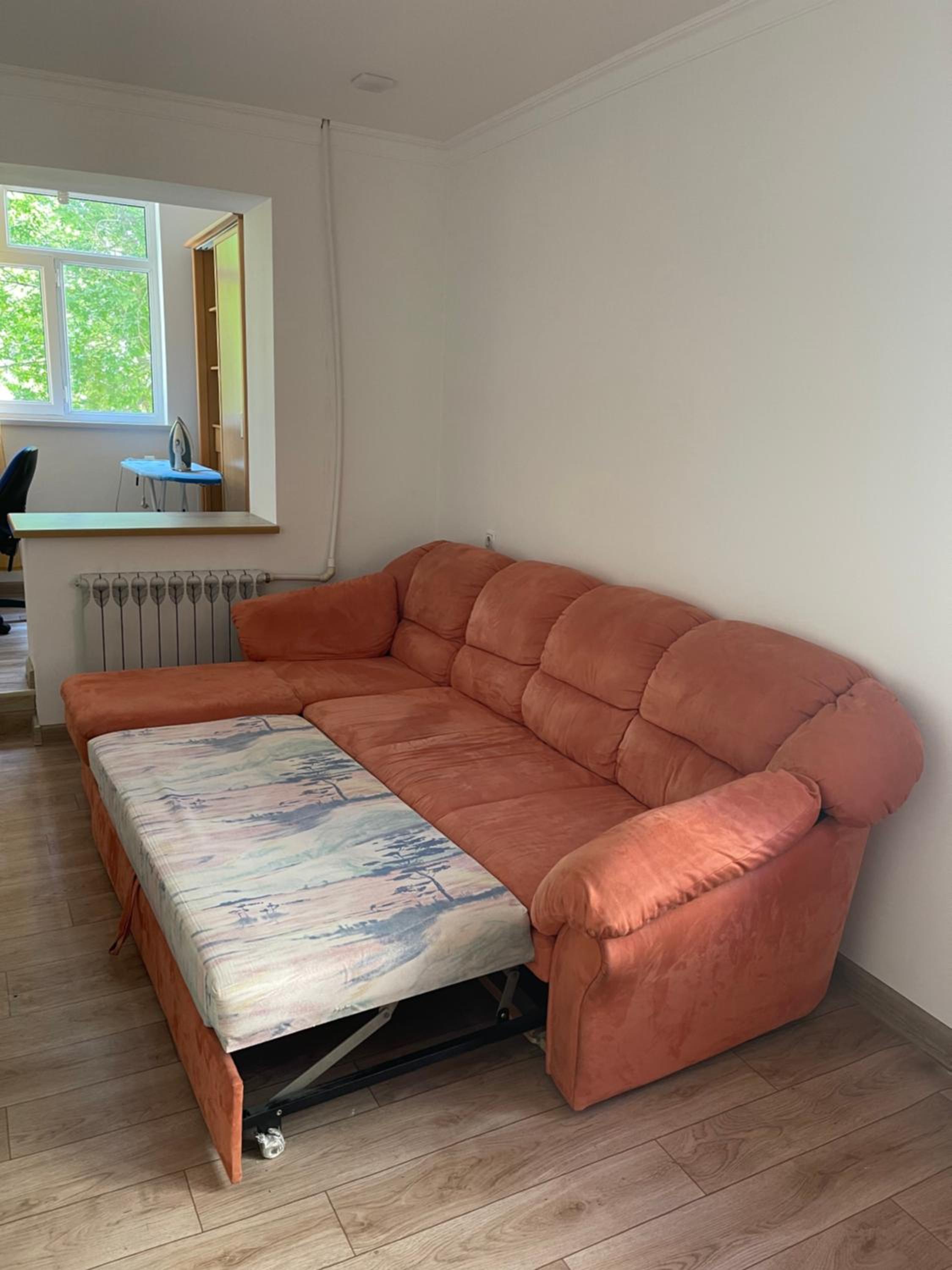 One Bedroom Apartment Near Buyuk Ipak Yuli Metro Station, Located in Downtown