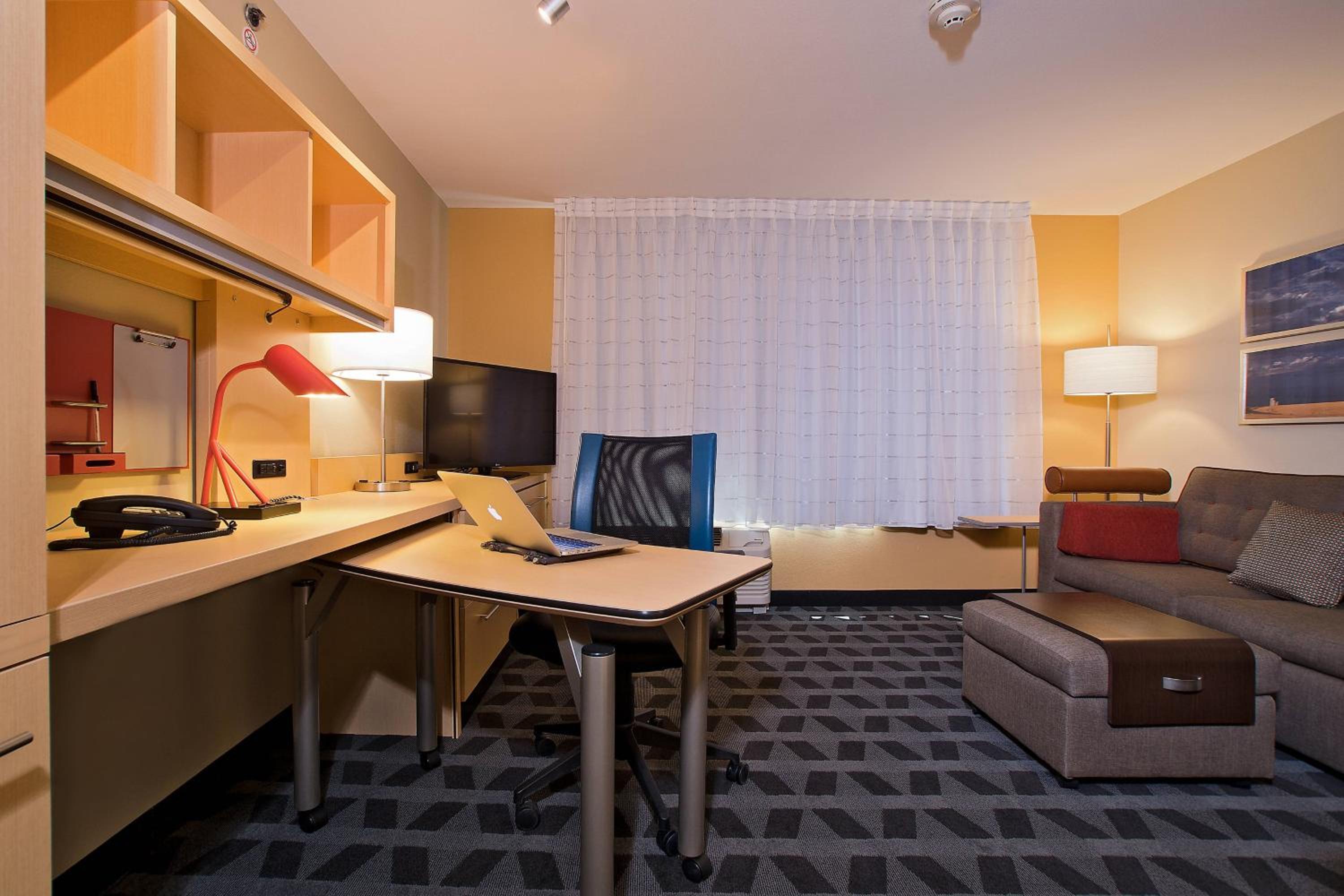 Dodge City Vacations - TownePlace Suites by Marriott Dodge City - Property Image 1