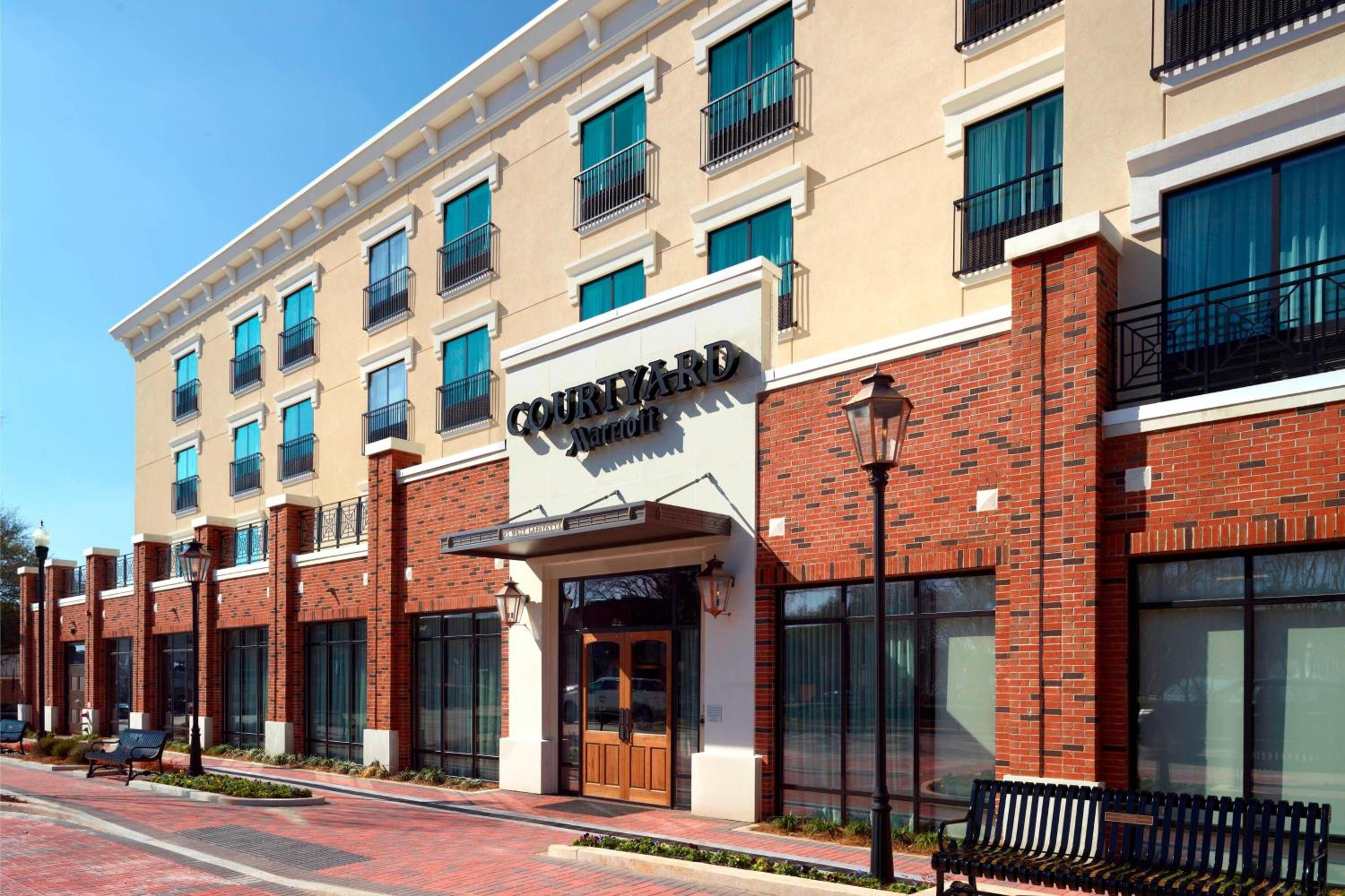 LaGrange Vacations - Courtyard by Marriott LaGrange - Property Image 2