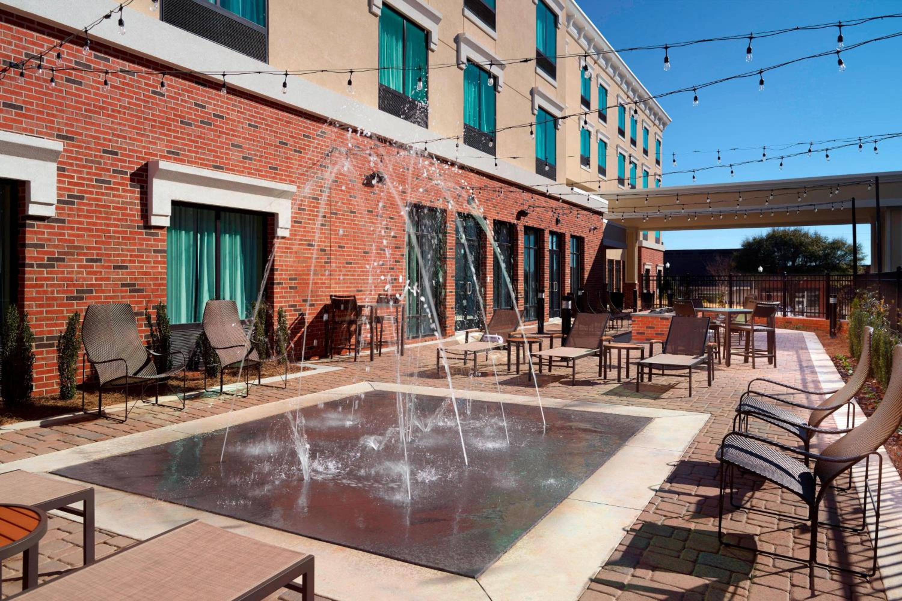 LaGrange Vacations - Courtyard by Marriott LaGrange - Property Image 5