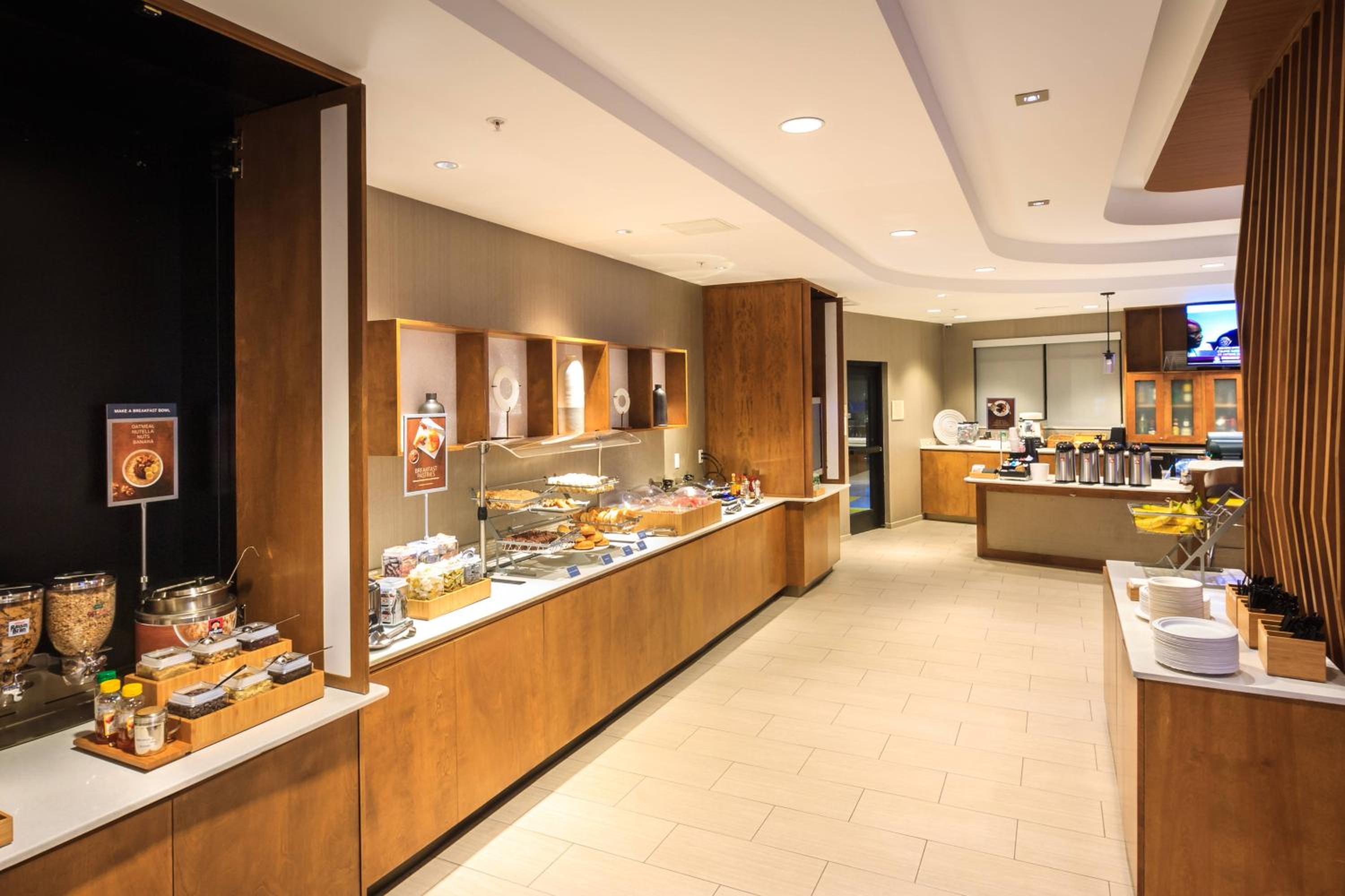 Marina Vacations - SpringHill Suites by Marriott The Dunes On Monterey Bay - Property Image 8