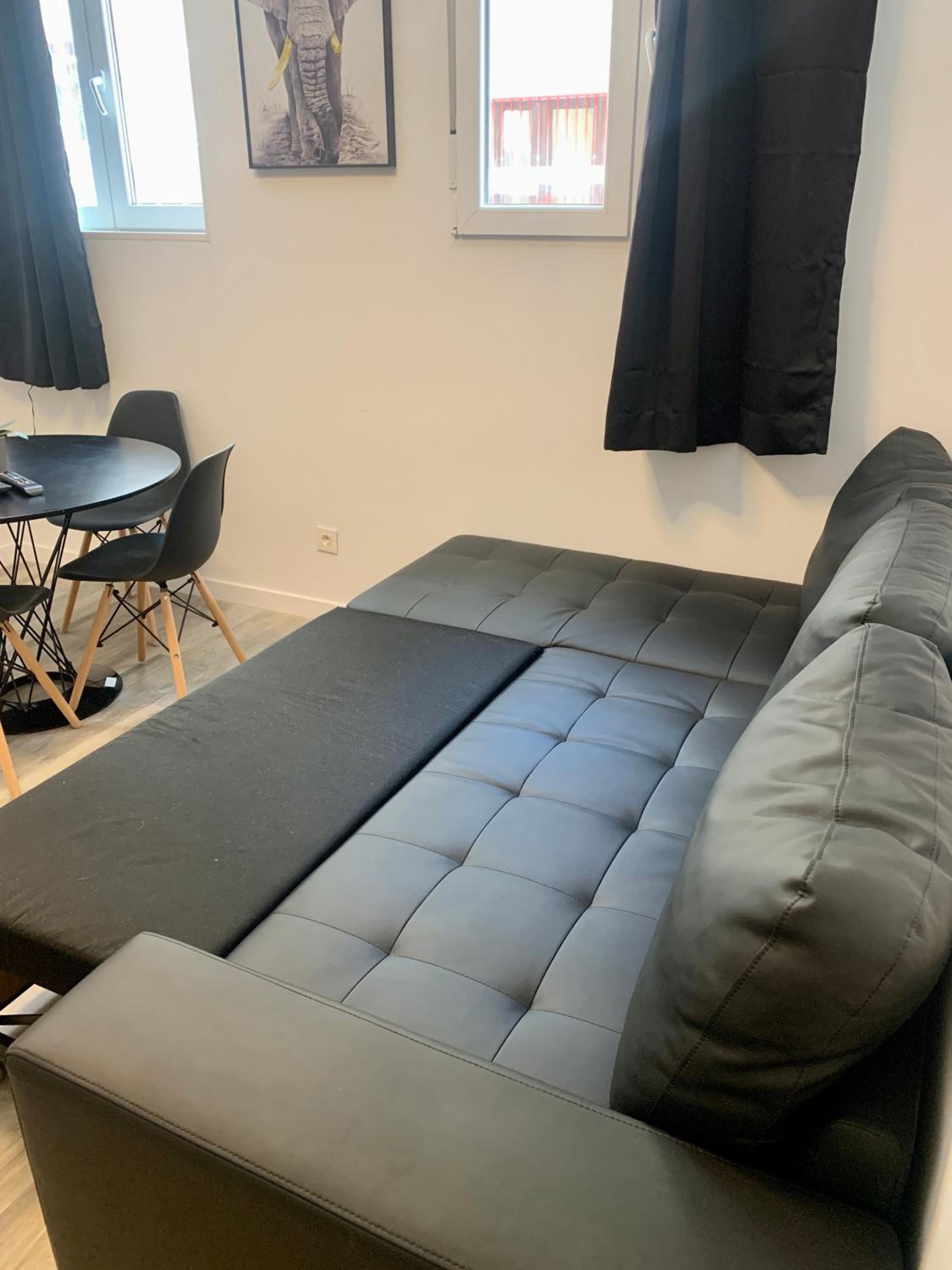 Apartamento blanco y negro en el centro