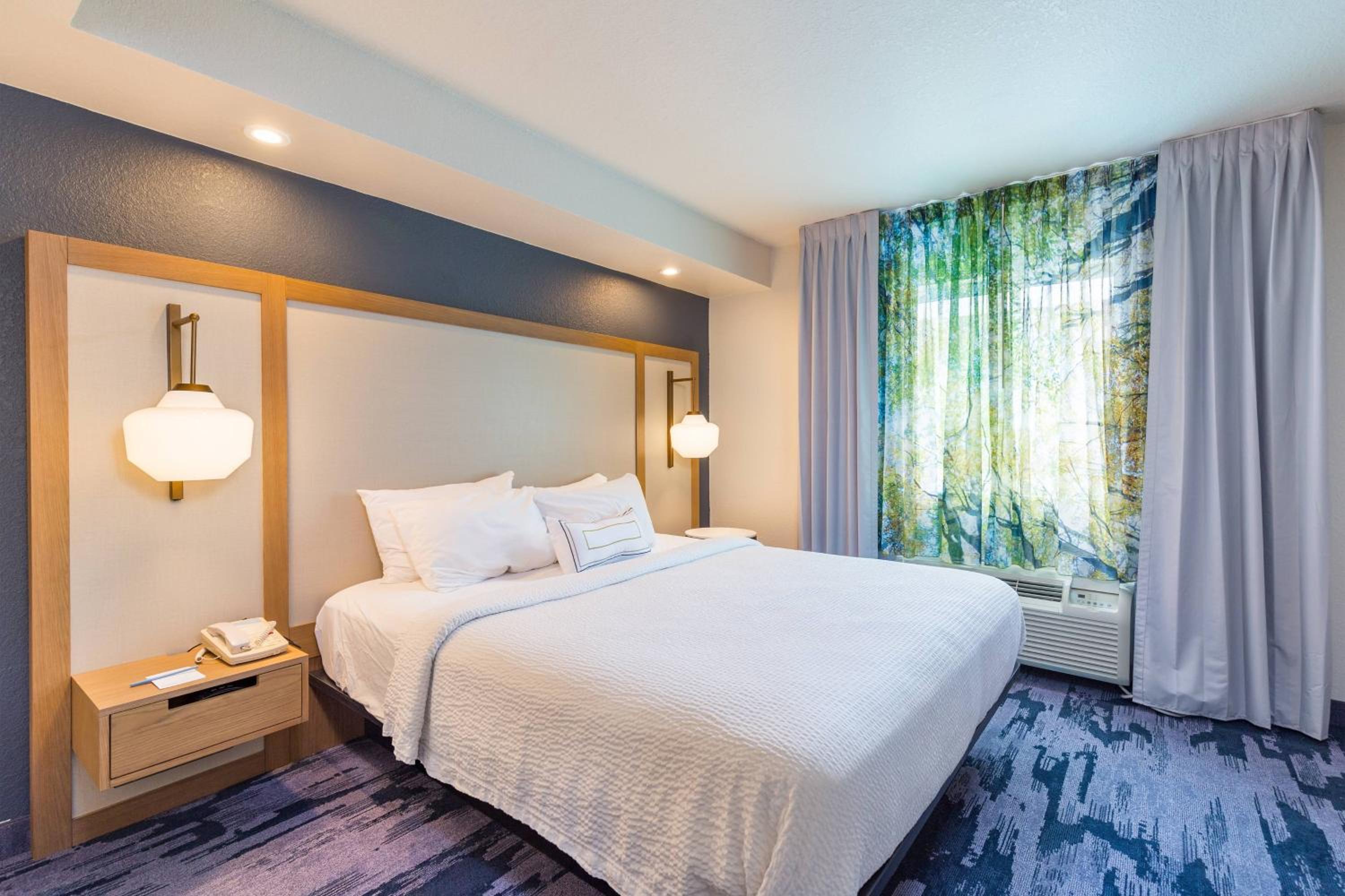Tampa Bay Area Vacations - Fairfield Inn and Suites by Marriott Tampa North - Property Image 1