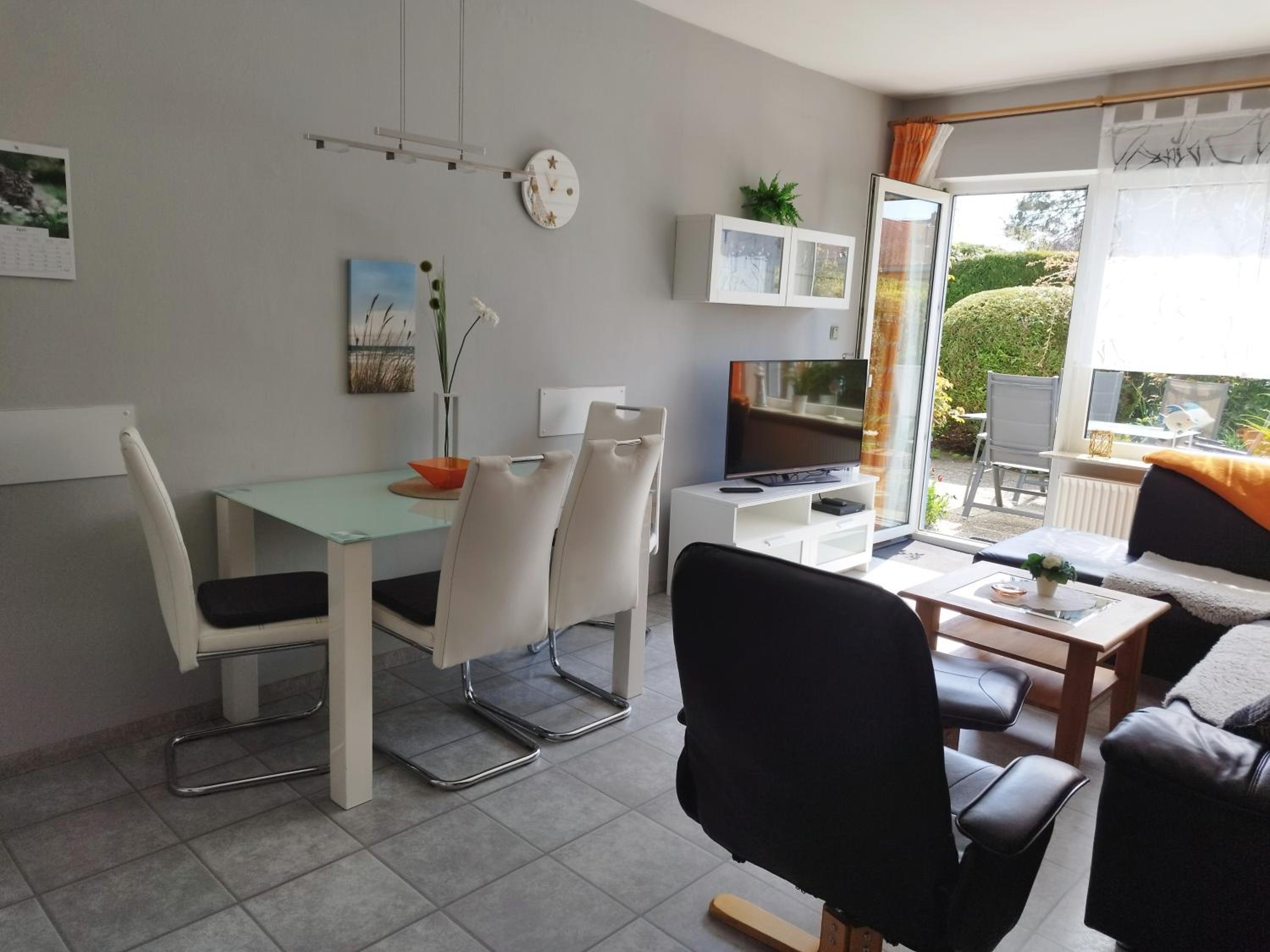 Fewo 7 mit Süd- Terrasse 3 Zimmer Tischtennis Schaukel