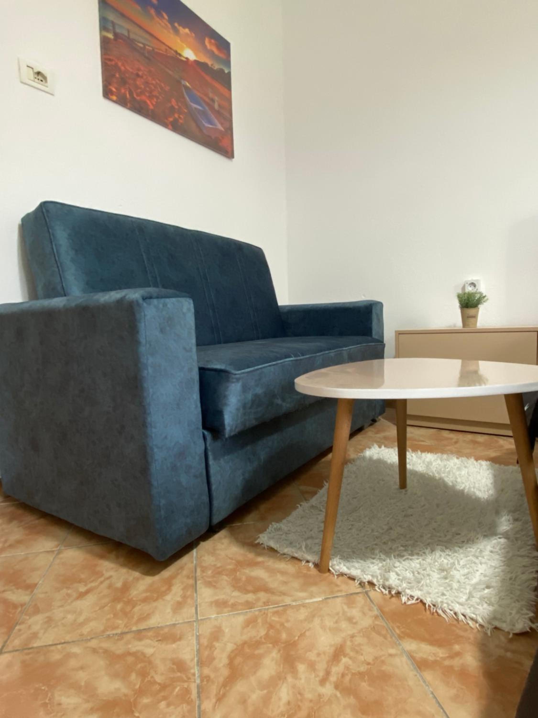 The Hood Hostel & Day Tours