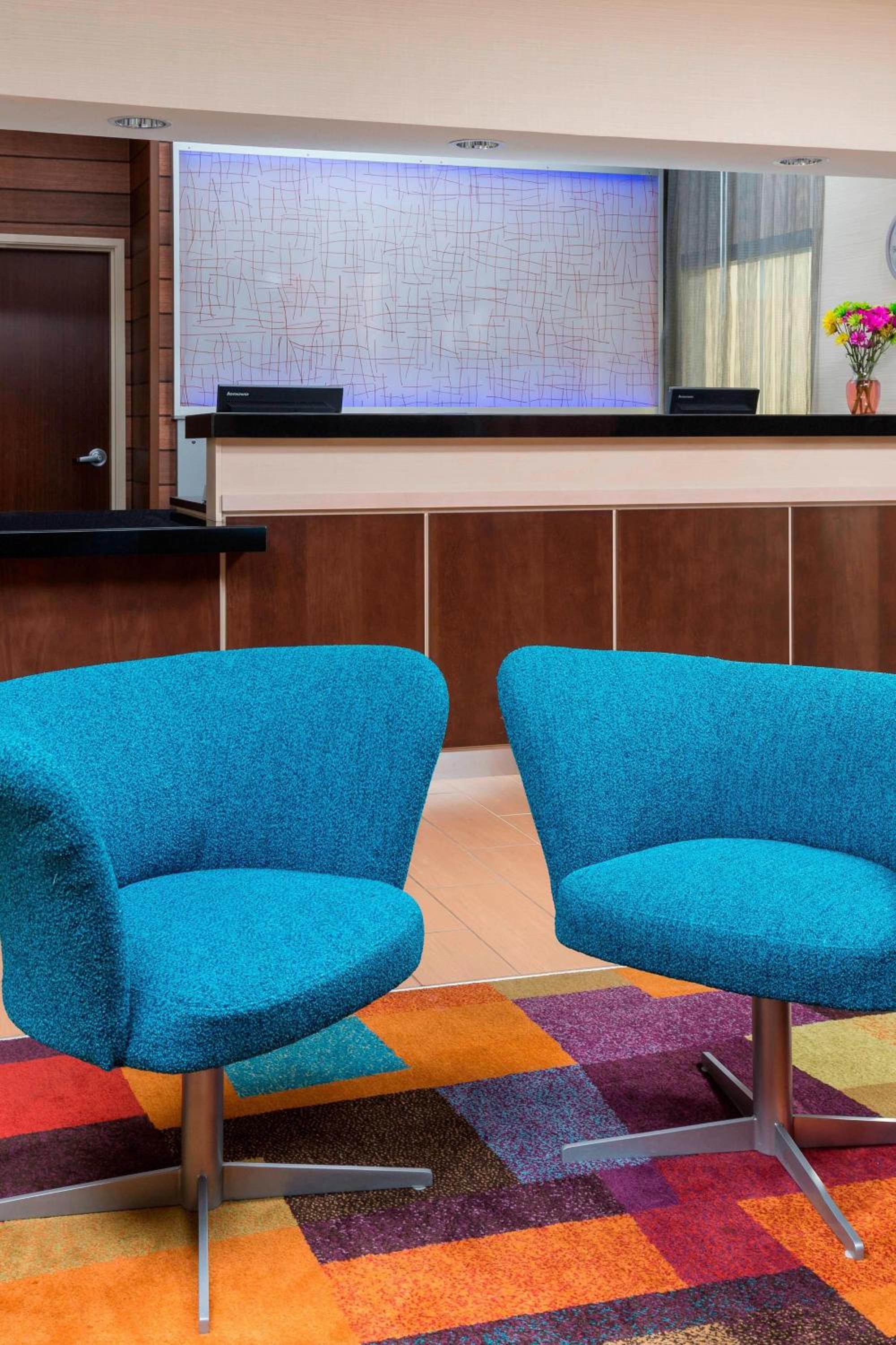 Galesburg Vacations - Fairfield Inn  Suites by Marriott Galesburg - Property Image 3