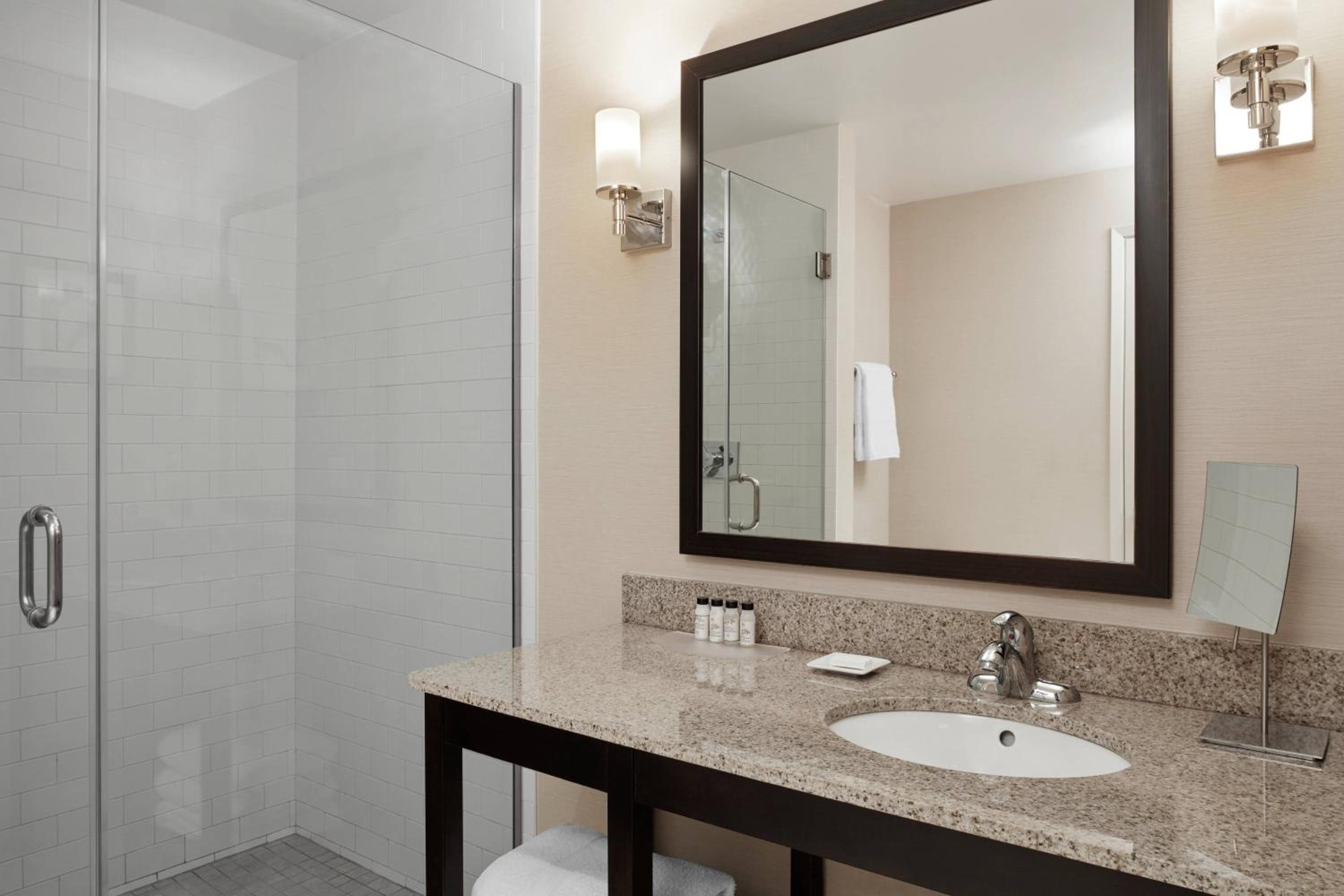 Guelph Vacations - Delta Hotels by Marriott Guelph Conference Centre - Property Image 48