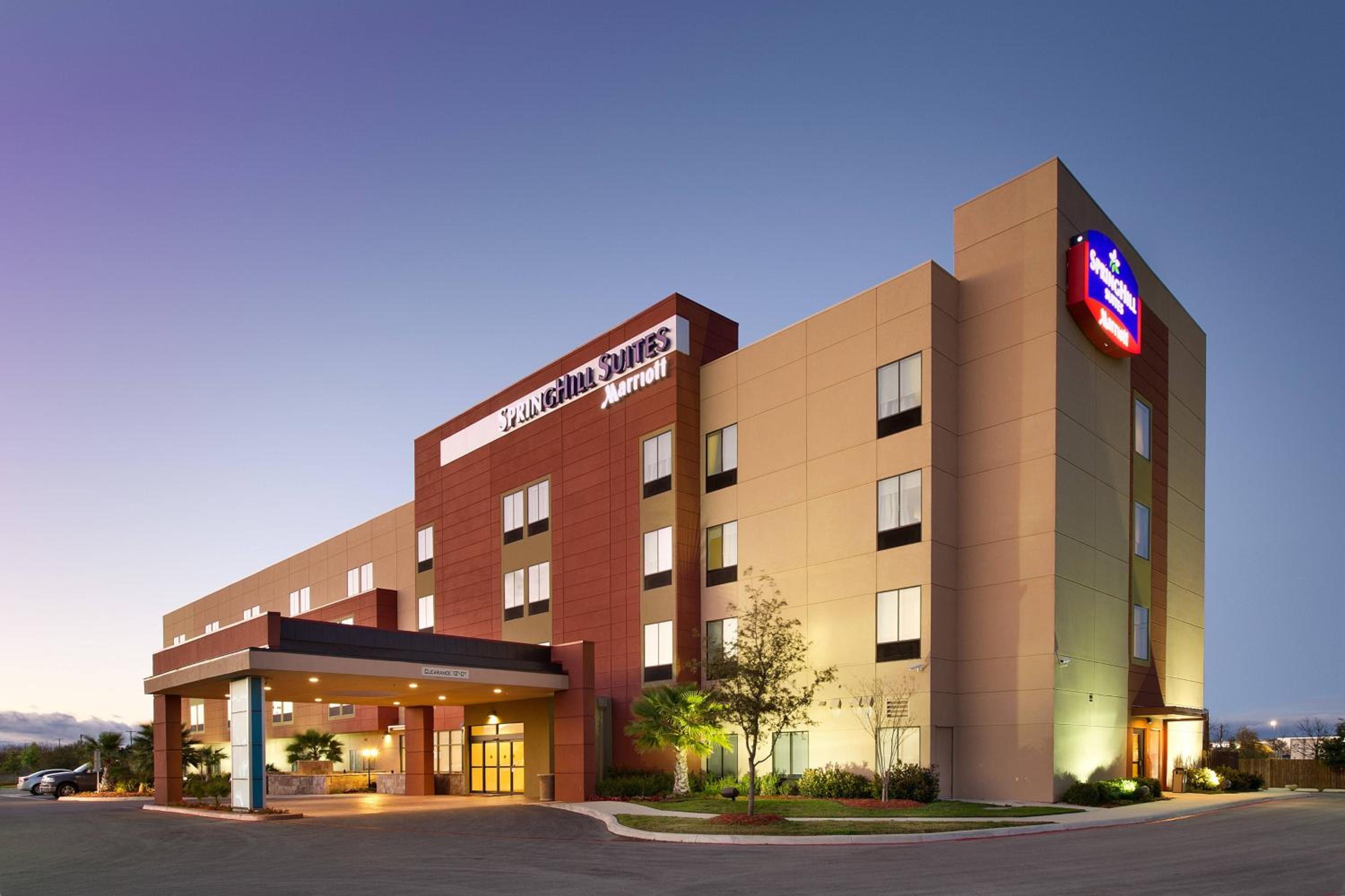 Hotel SpringHill Suites by Marriott San Antonio SeaWorld®/Lackland - Image 1