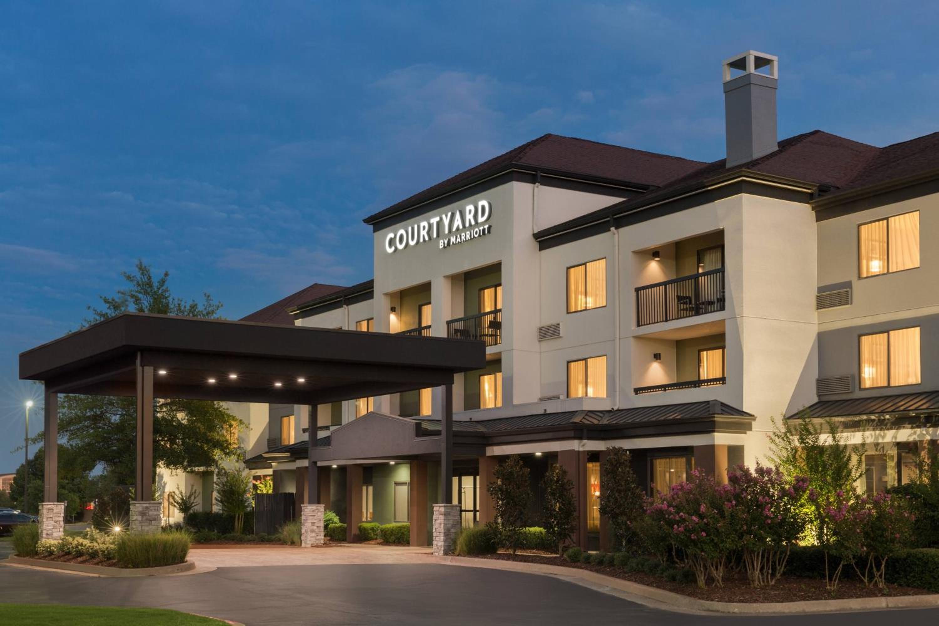 Hotel Courtyard by Marriott Tulsa Central - Image 1