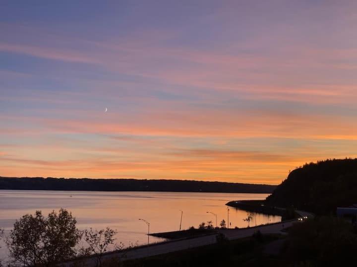 Suite 2 Flèche du fjord vue Saguenay Mont Valin