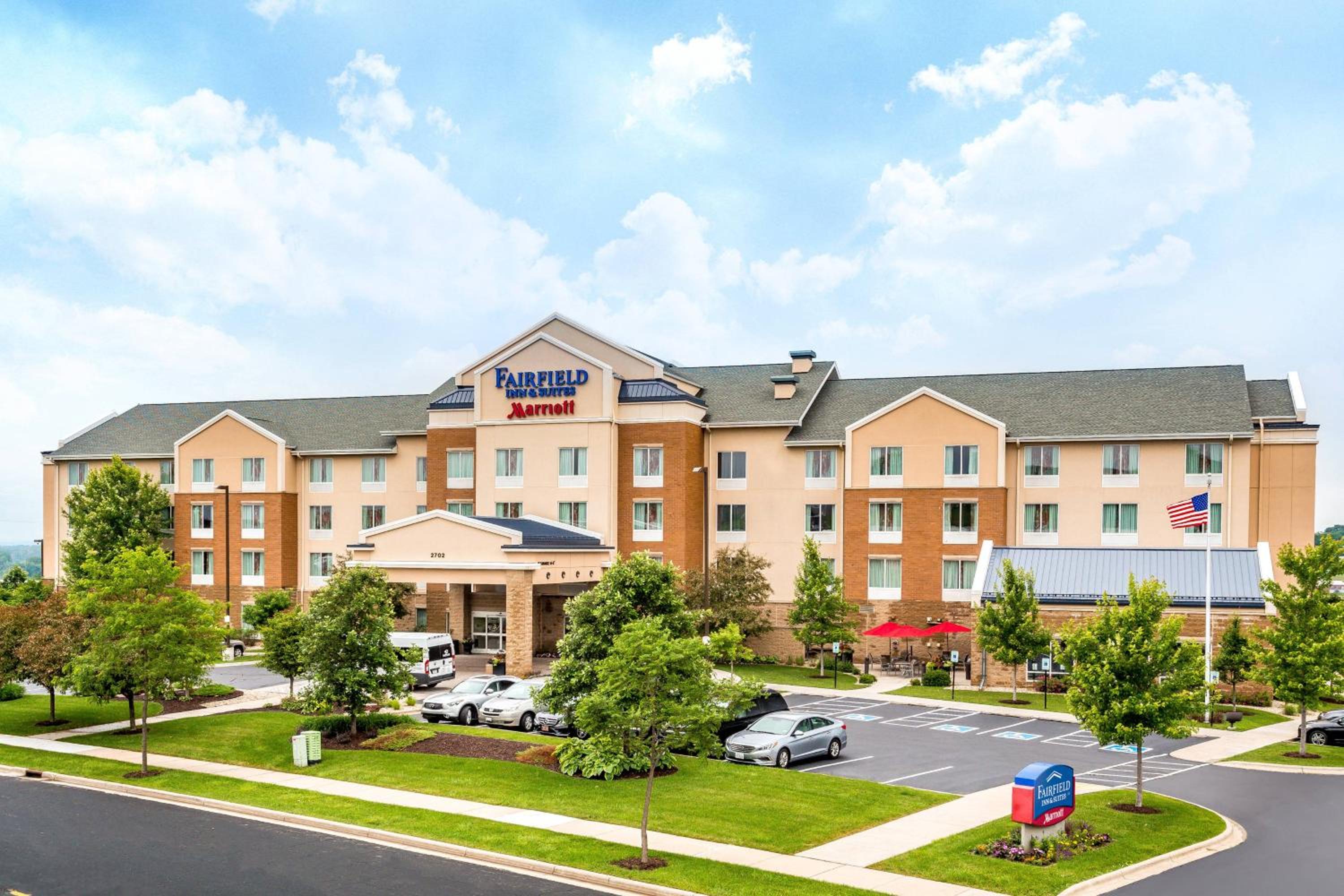 Hotel Fairfield Inn and Suites by Marriott Madison East - Image 1
