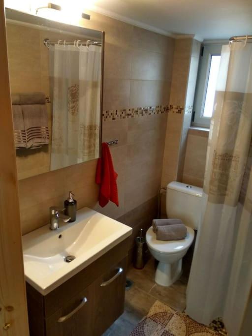 Nice& Cozy Flat 1min from the Heart of Athens.WiFi