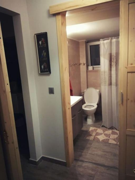 Nice& Cozy Flat 1min from the Heart of Athens.WiFi