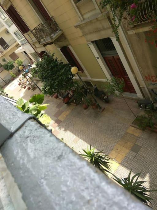 Nice& Cozy Flat 1min from the Heart of Athens.WiFi