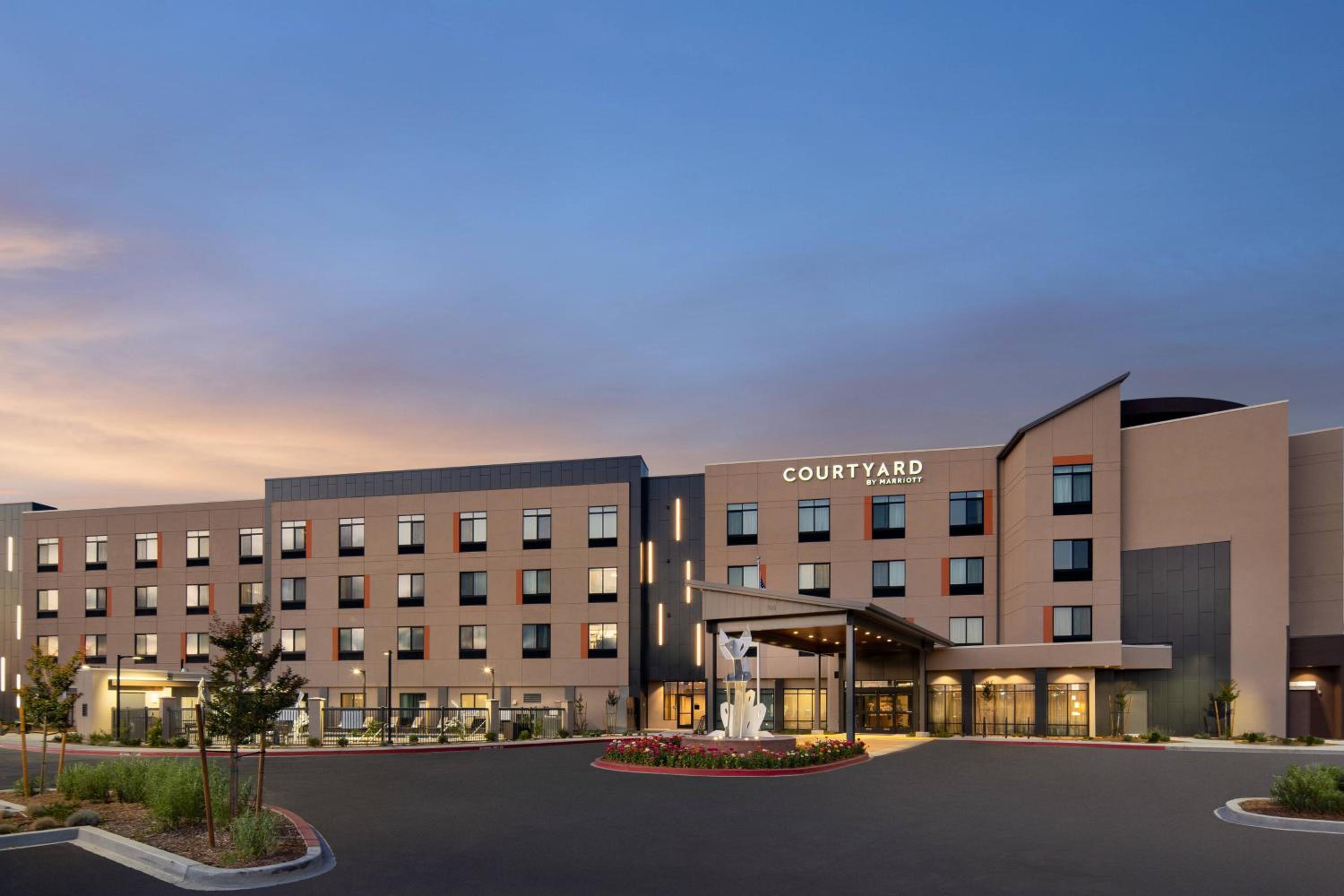 Petaluma Vacations - Courtyard by Marriott Petaluma Sonoma County - Property Image 1
