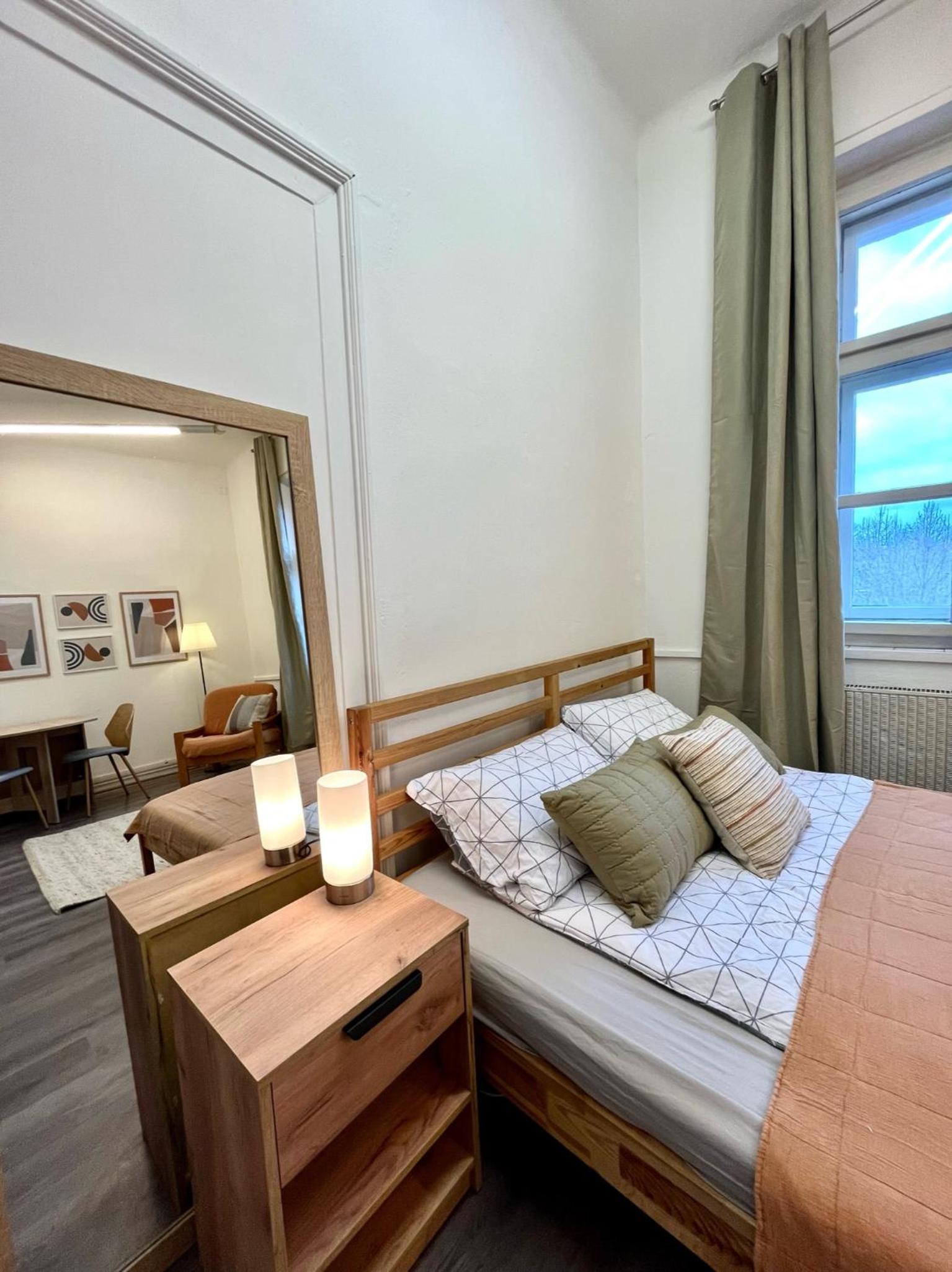 1 bedroom studio close to Palmovka