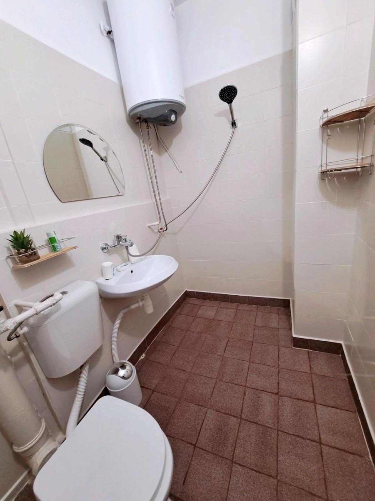 Lidda Apartment in residential area