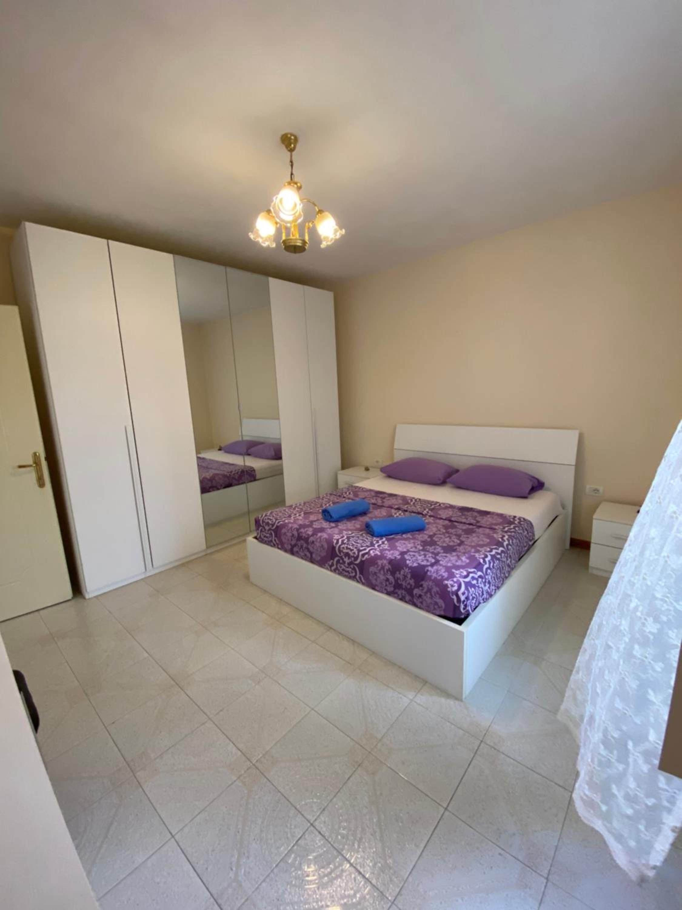 The Hood Hostel & Day Tours
