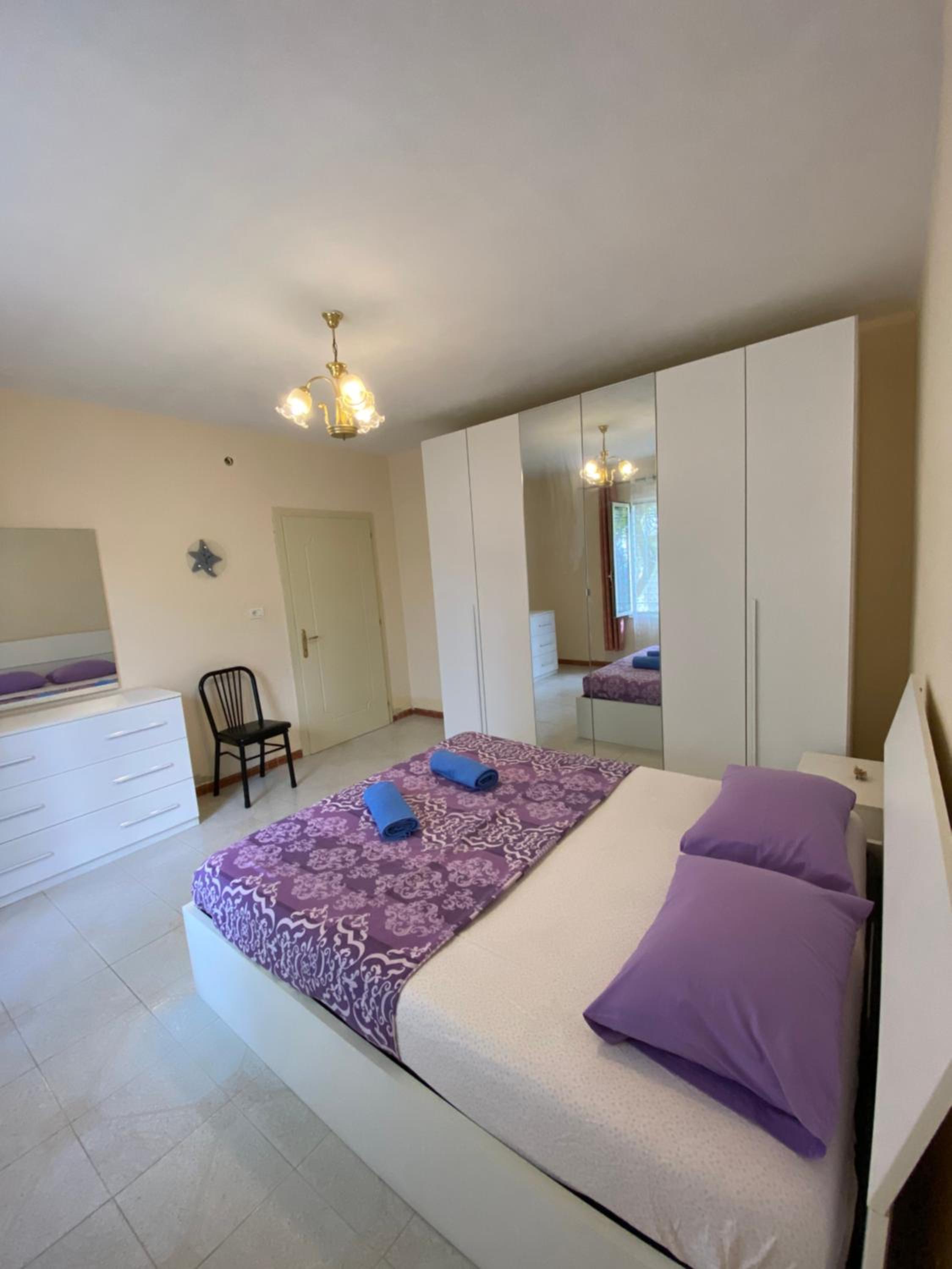 The Hood Hostel & Day Tours