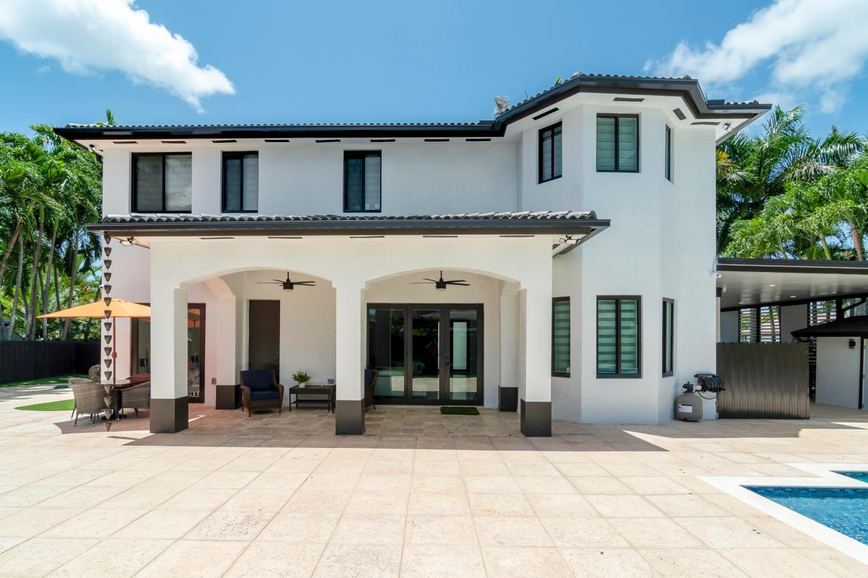 The tropical paradise villa