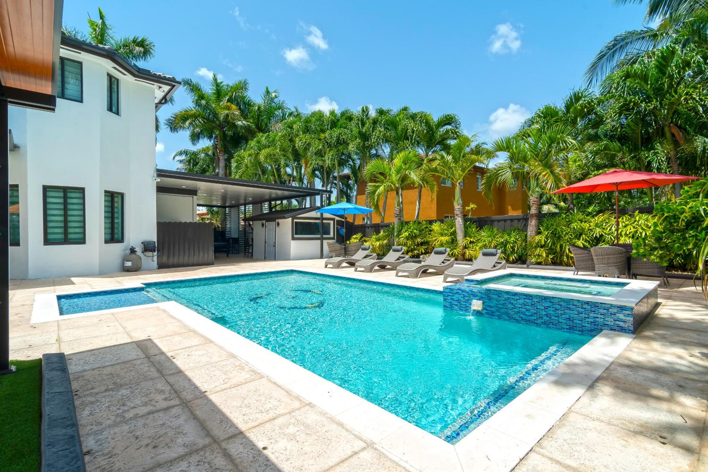 The tropical paradise villa
