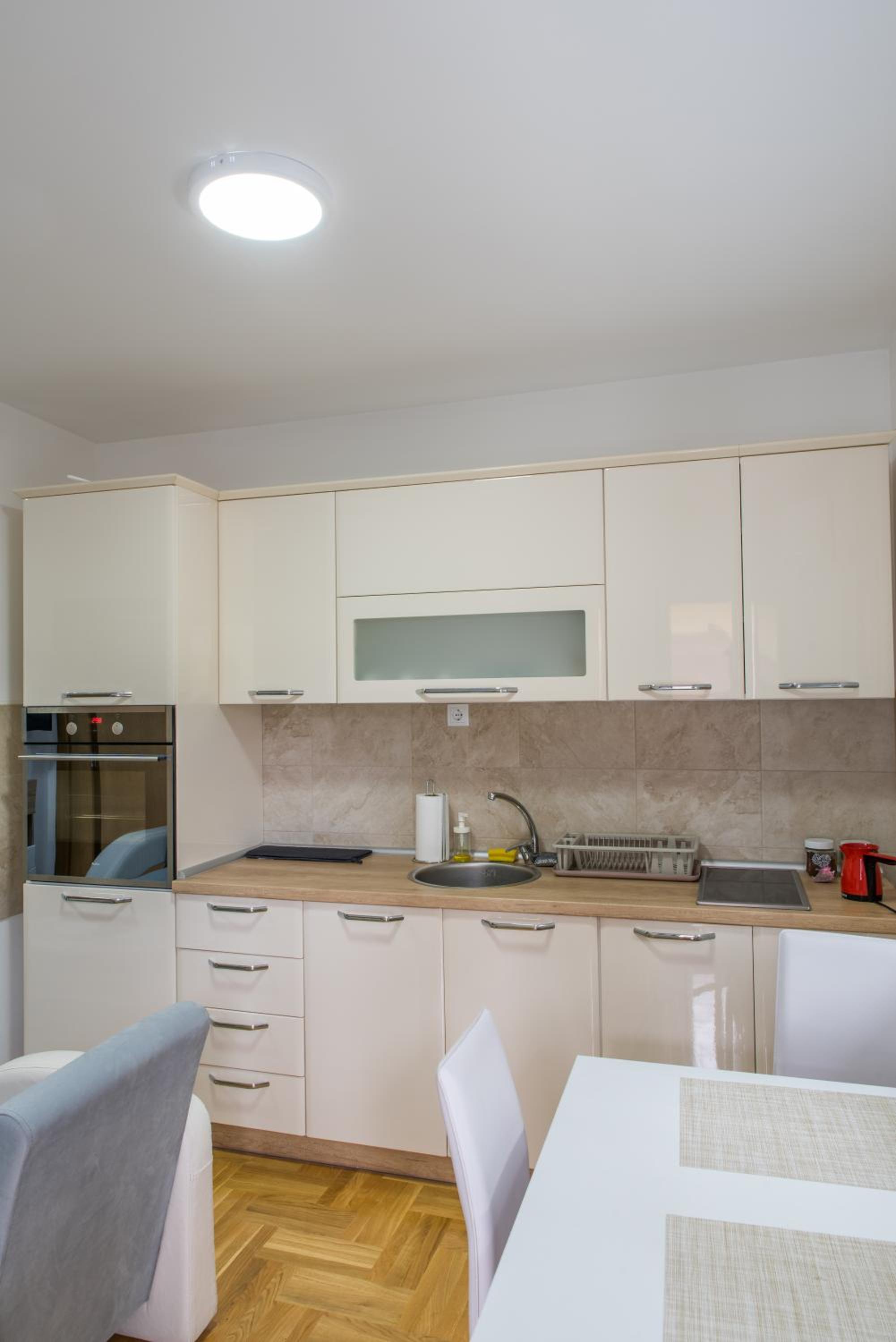 Apartmani Central 9 & Free Parking view 5