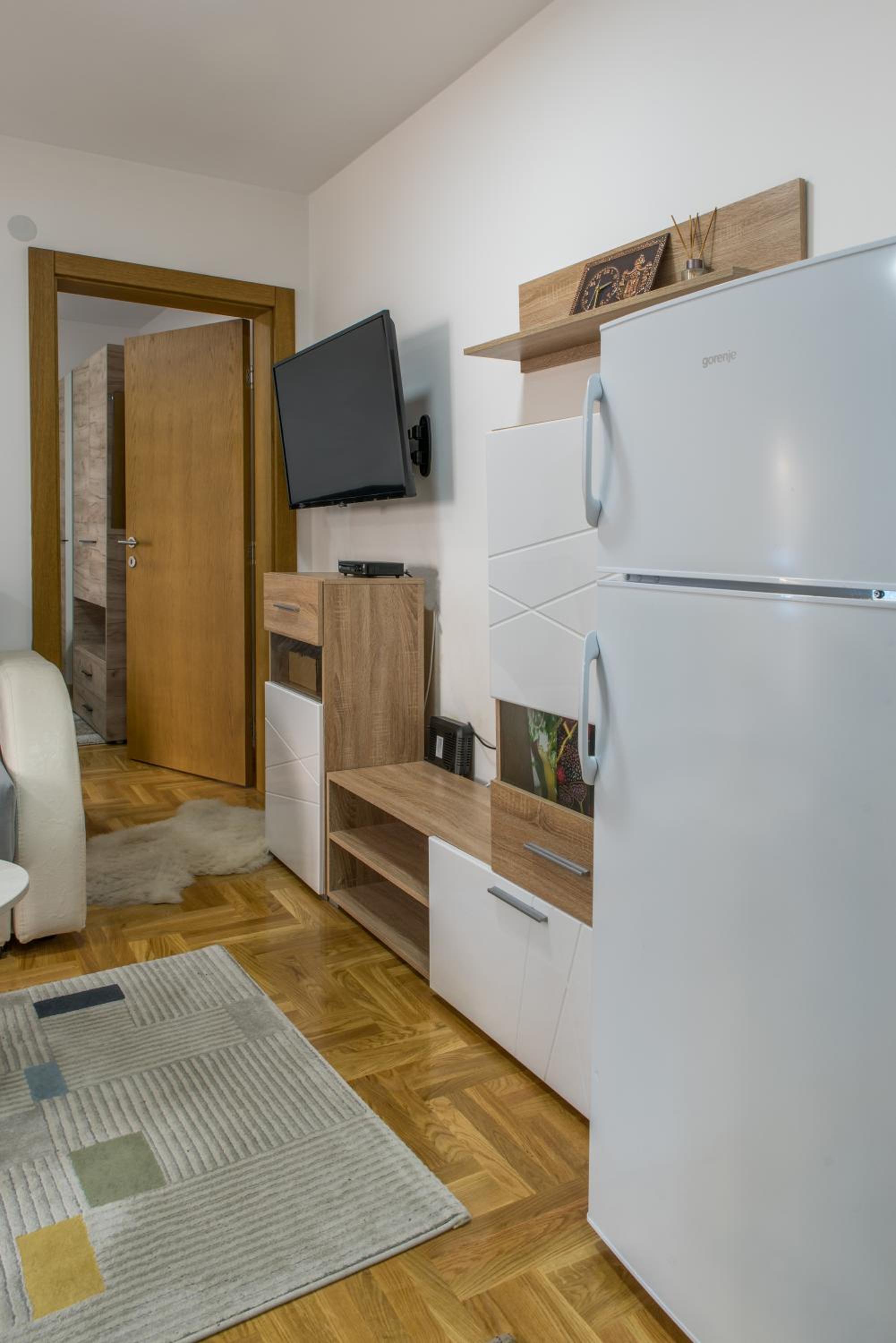 Apartmani Central 9 & Free Parking view 3