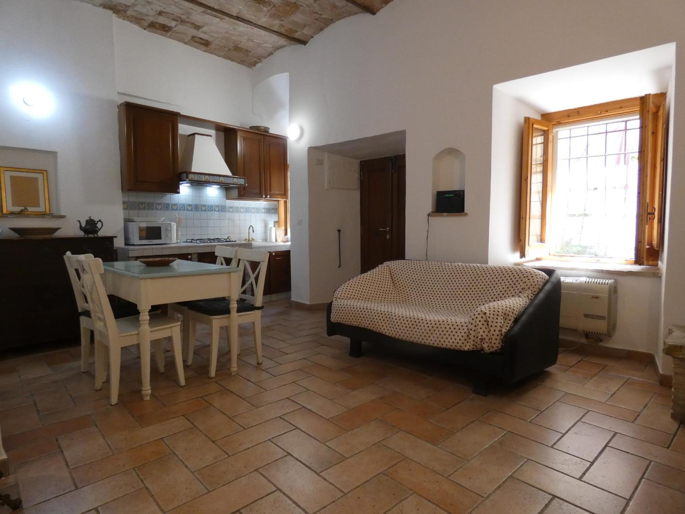 SCAPPO IN UMBRIA, nel vicolo photo 2