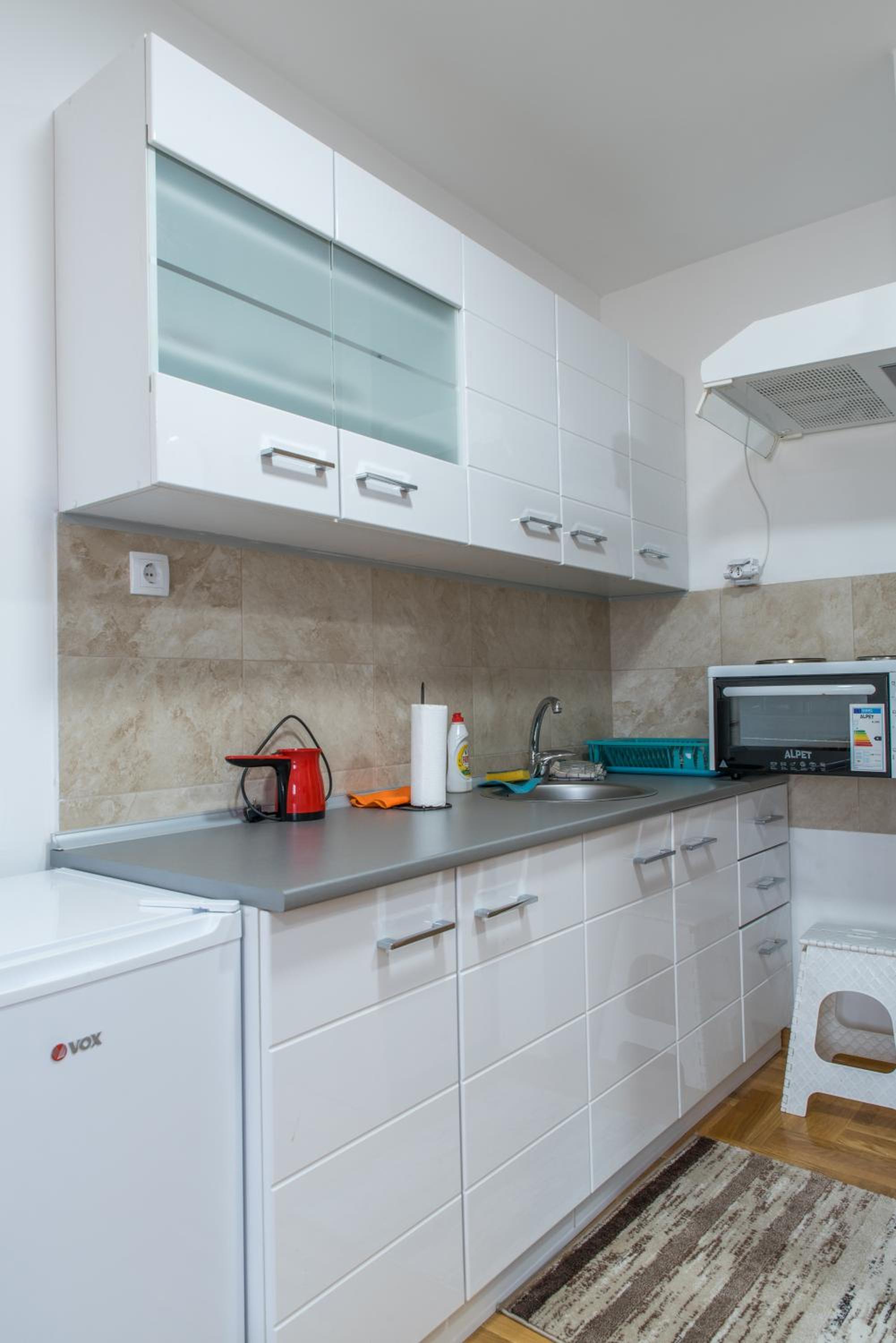 Apartmani Central 8 & Free parking view 5