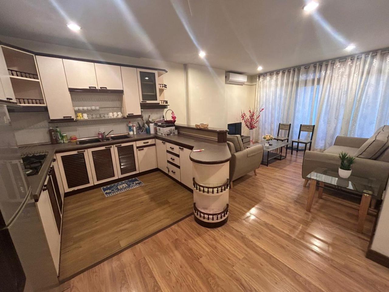 Nice Waterfront 2BR River View Walk to City photo 8