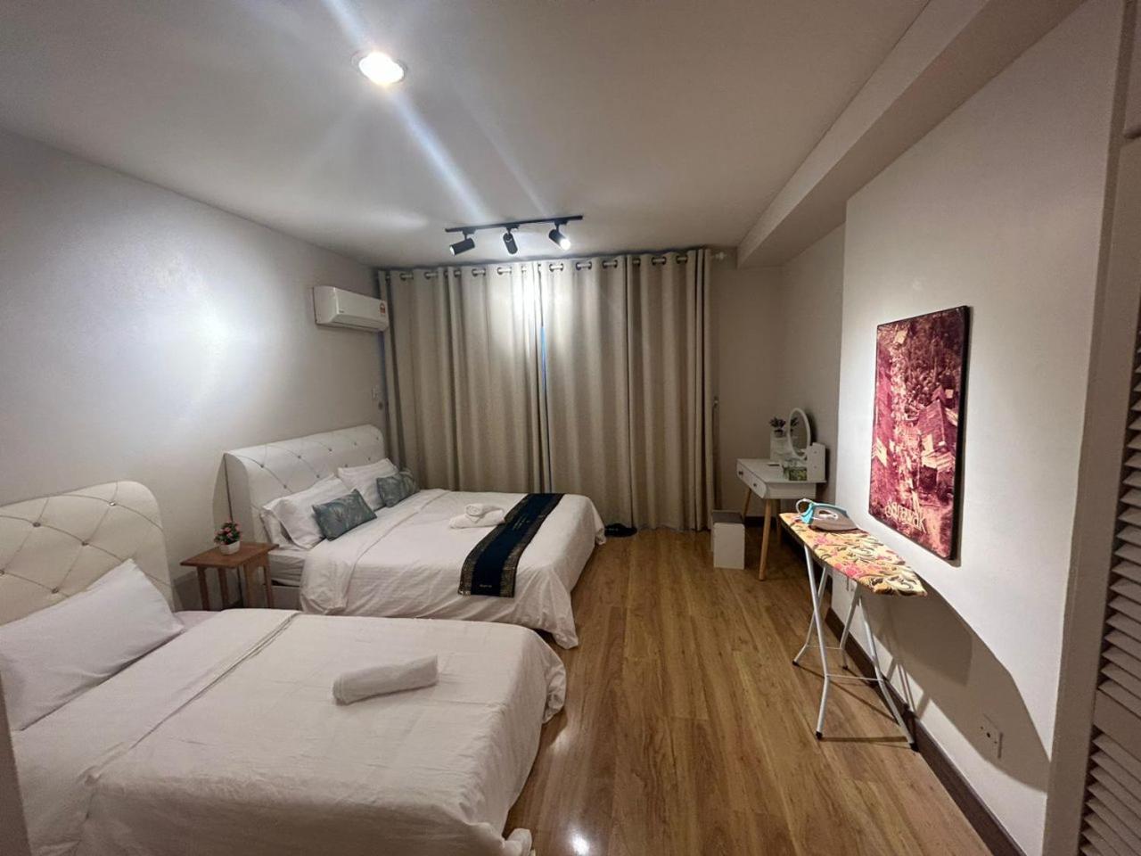 Nice Waterfront 2BR River View Walk to City photo 1