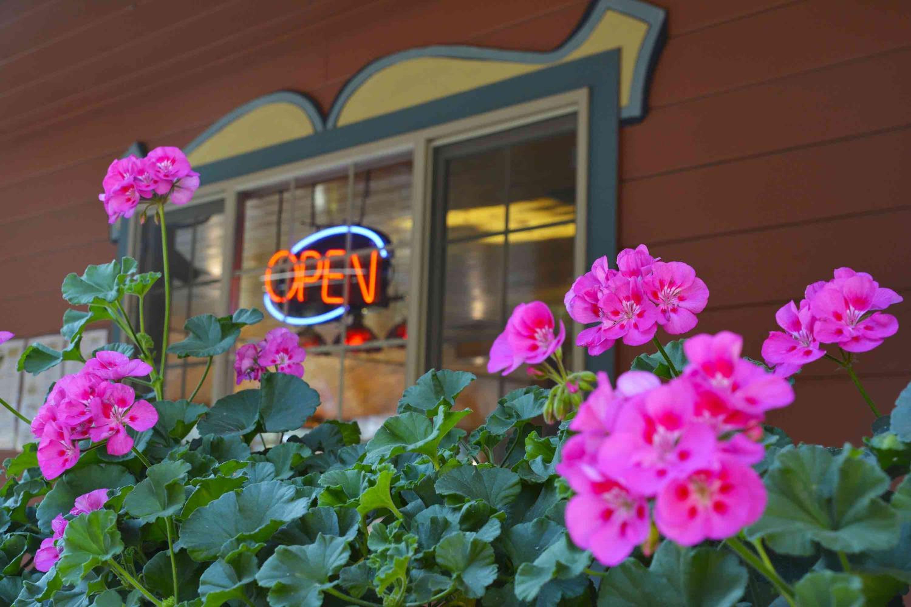 StrawberryInn River Front Resort