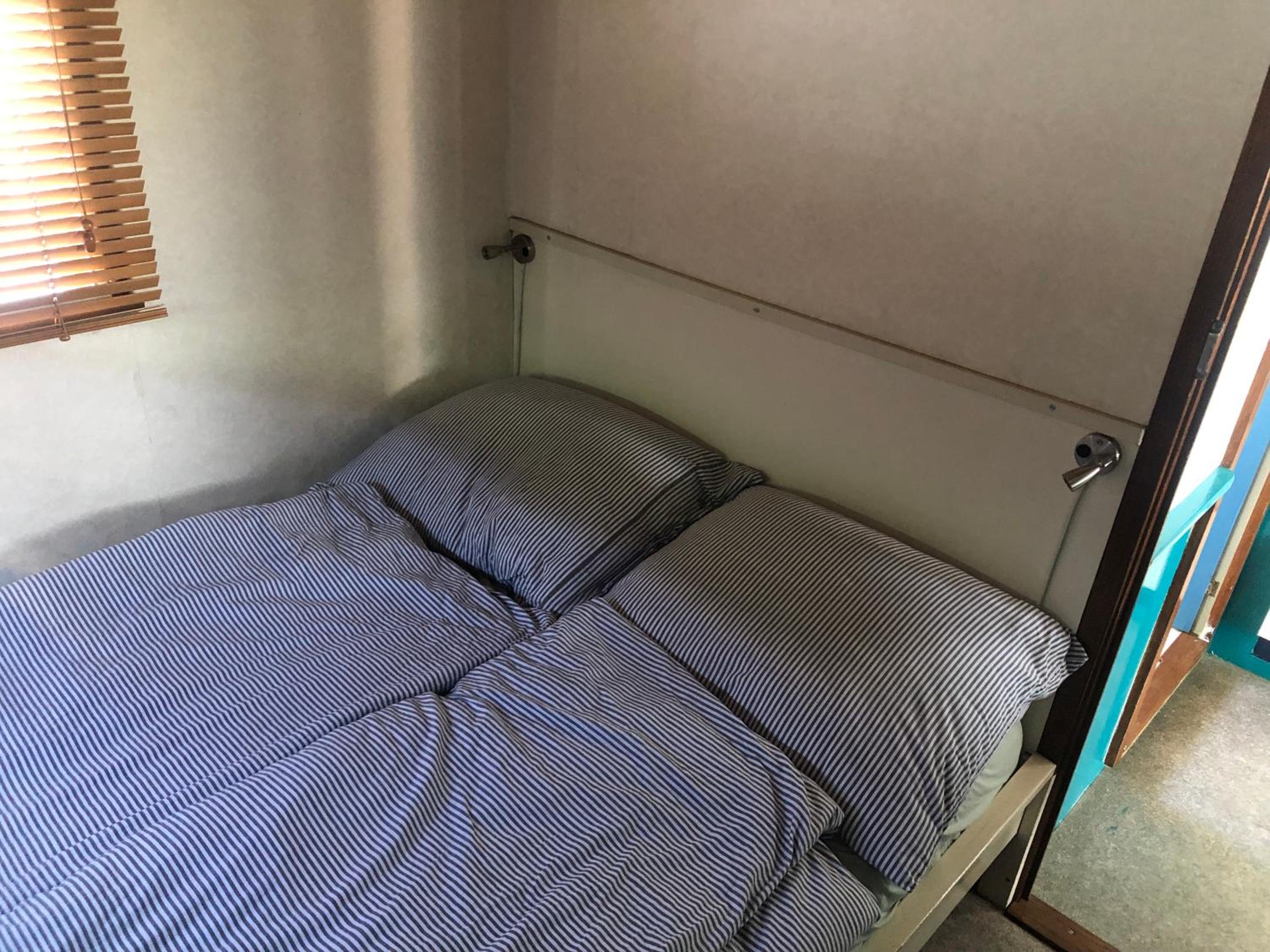 Floating B&B Amsterdam photo 2