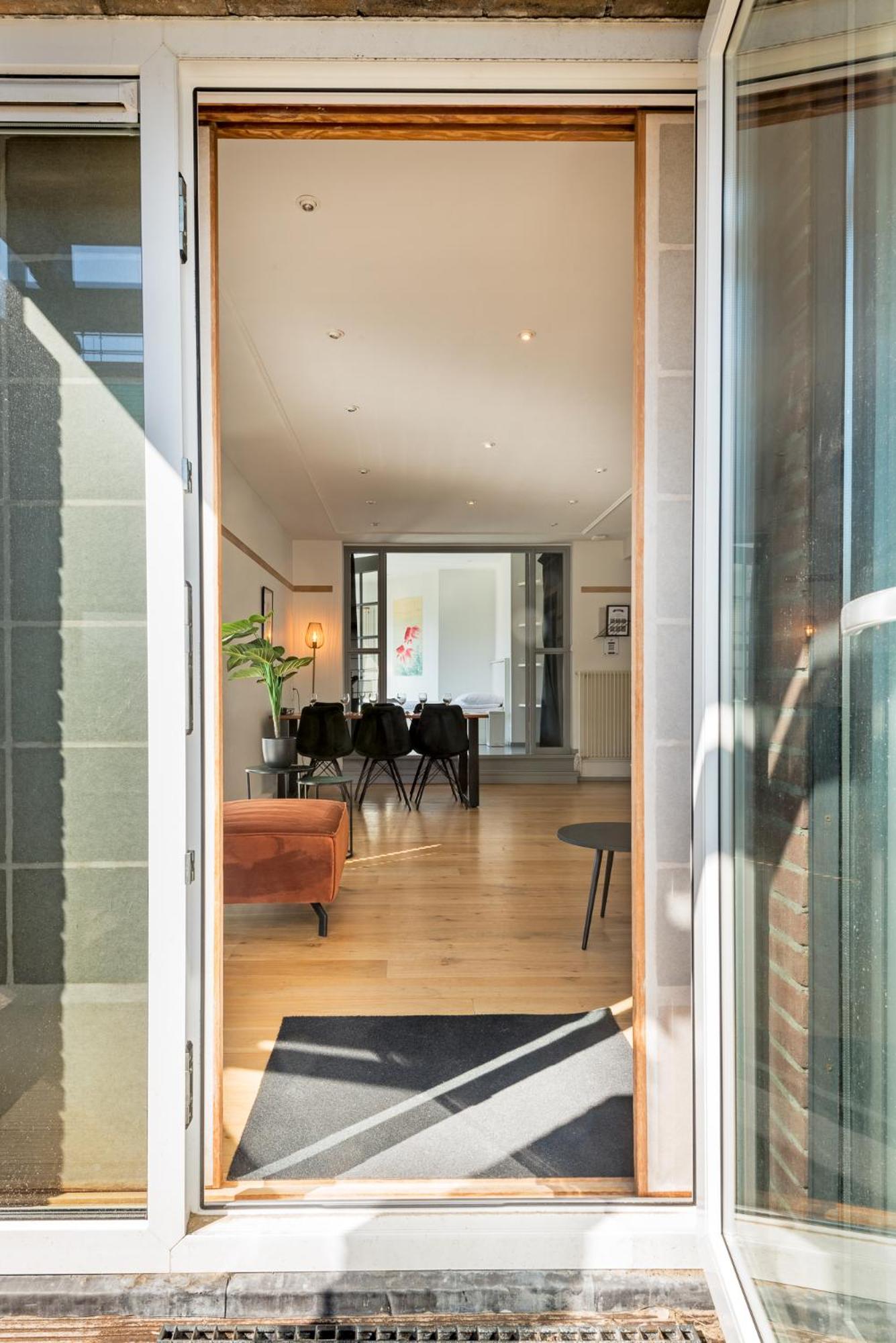 Wind - Modern beach house view 5