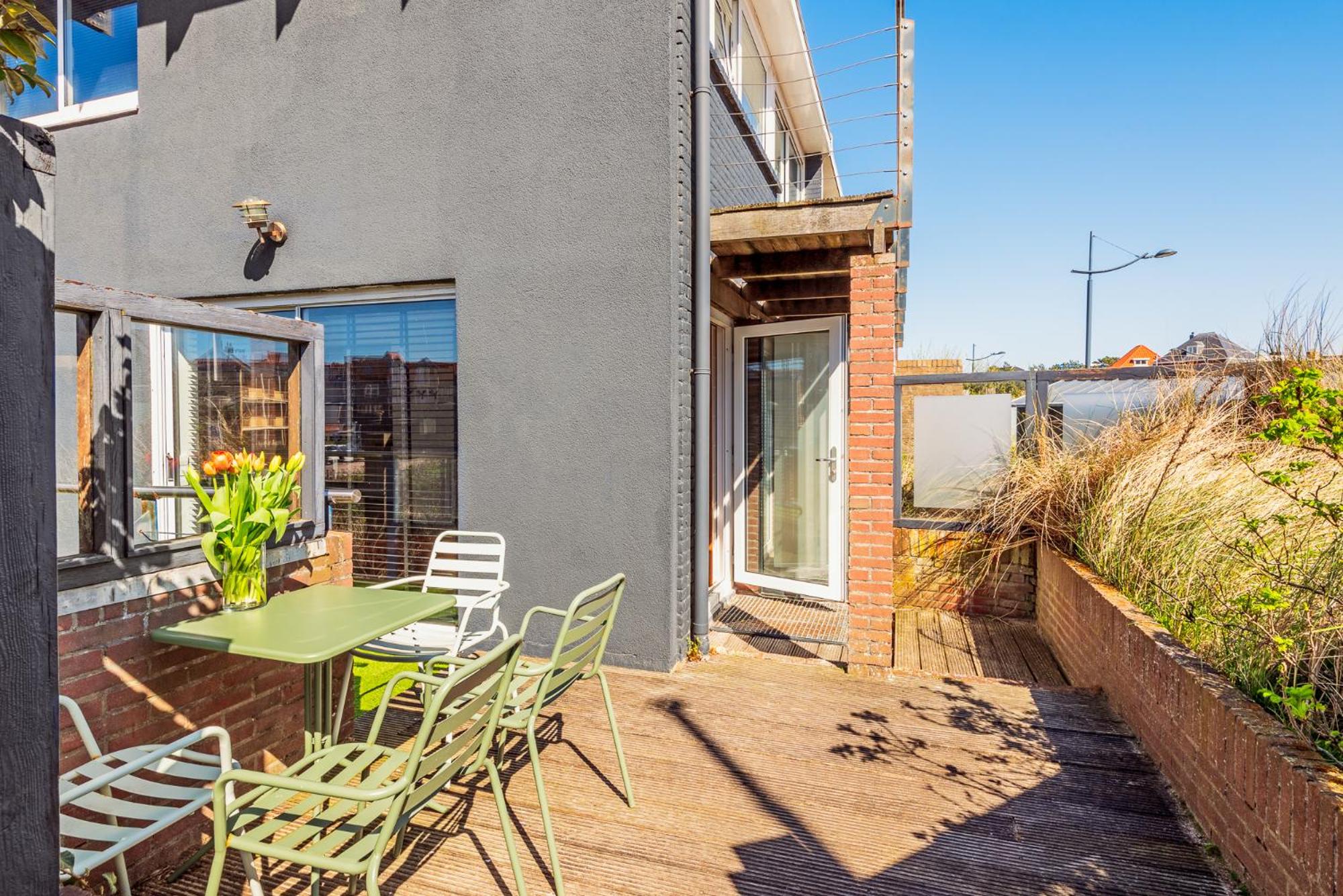 Wind - Modern beach house view 4