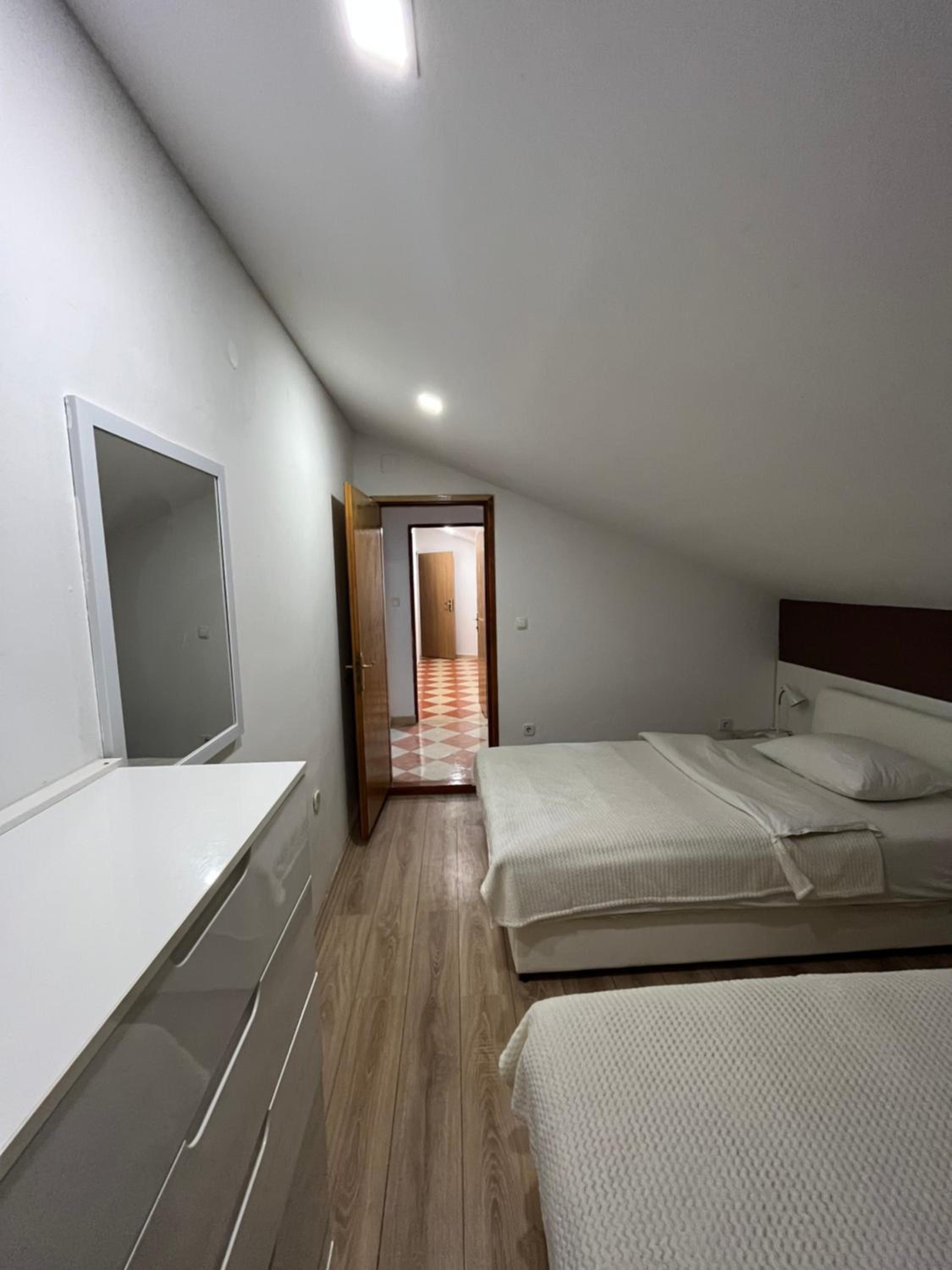 Apartments Mira