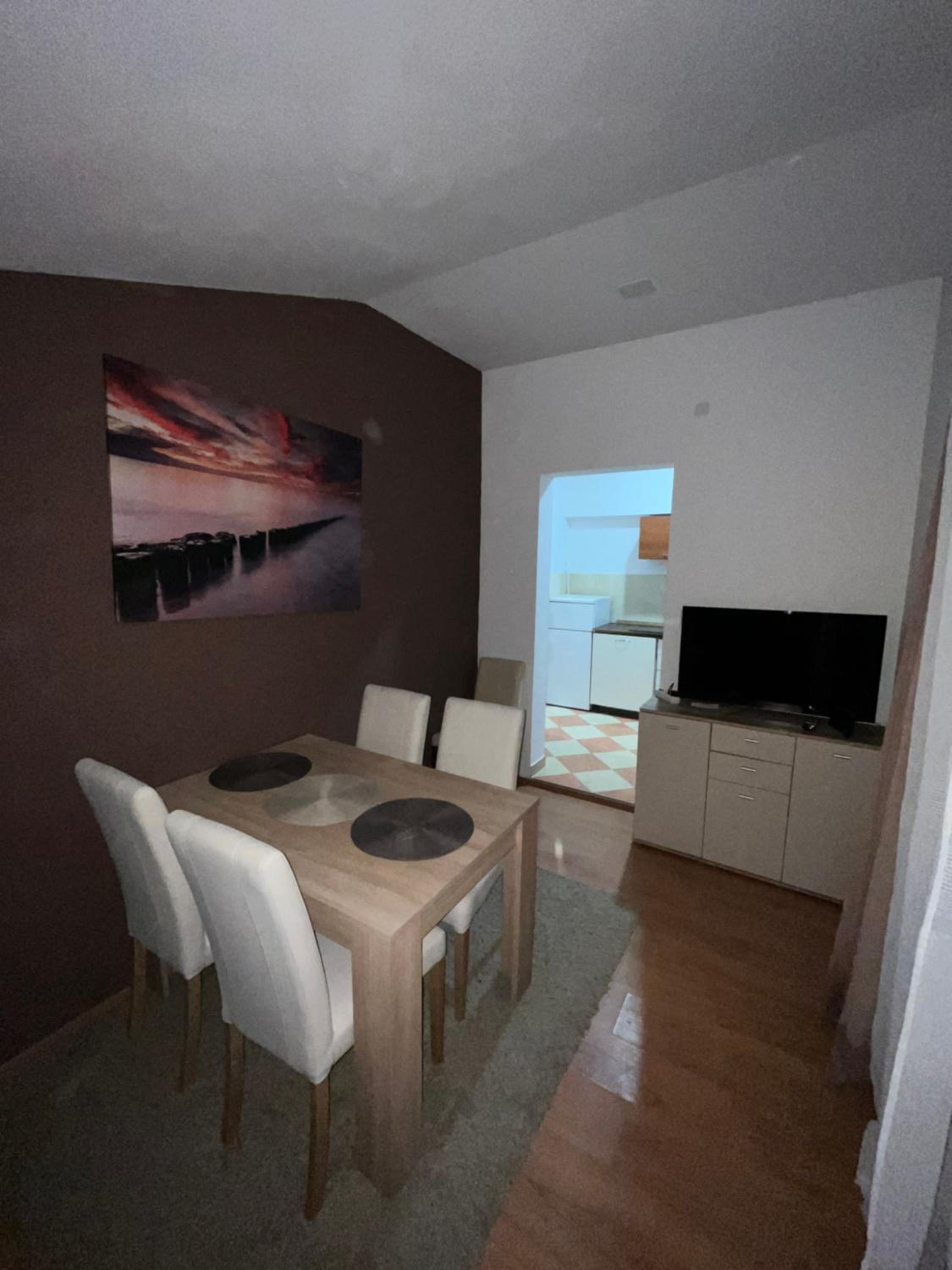 Apartments Mira