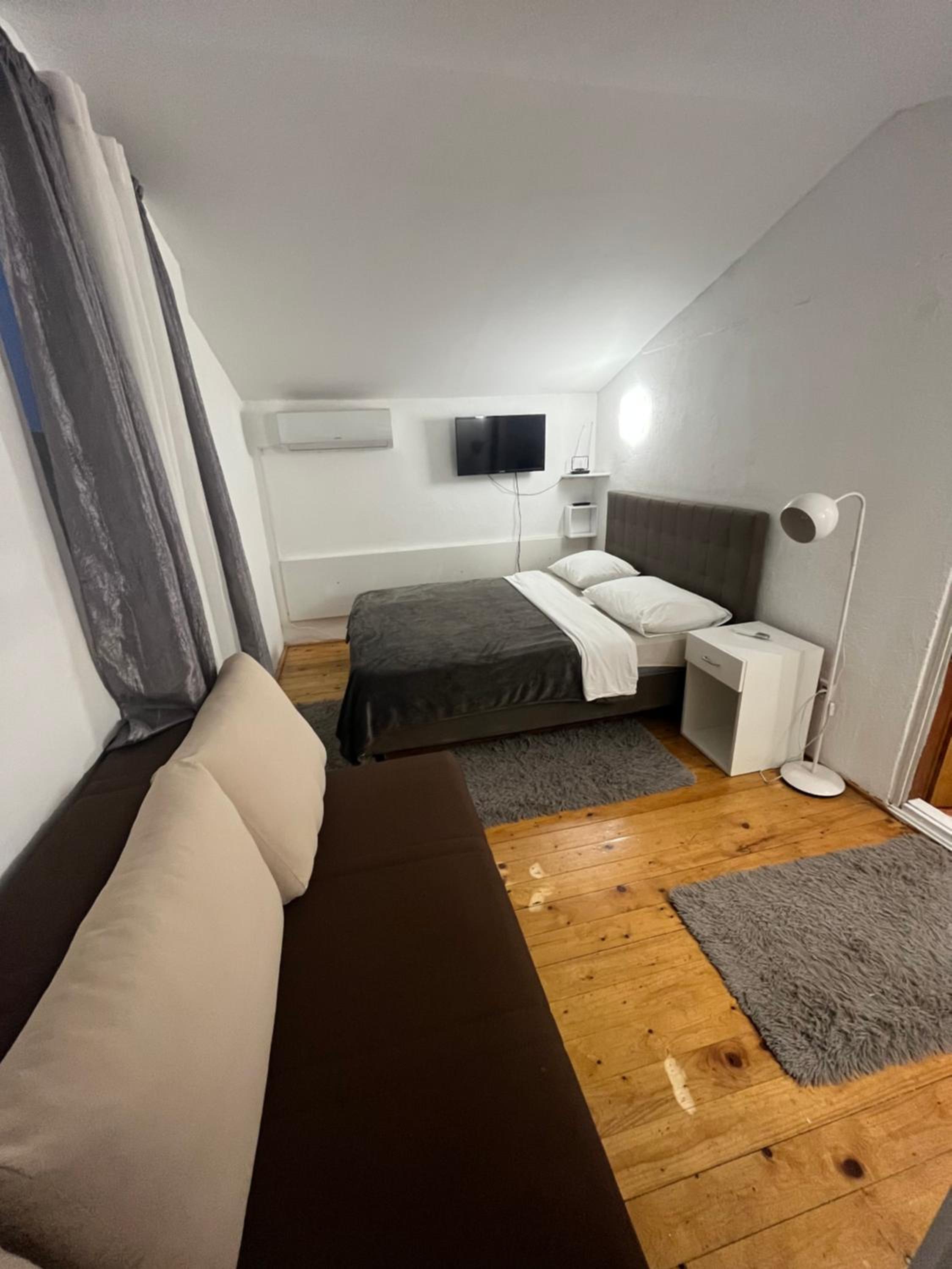 Apartments Mira