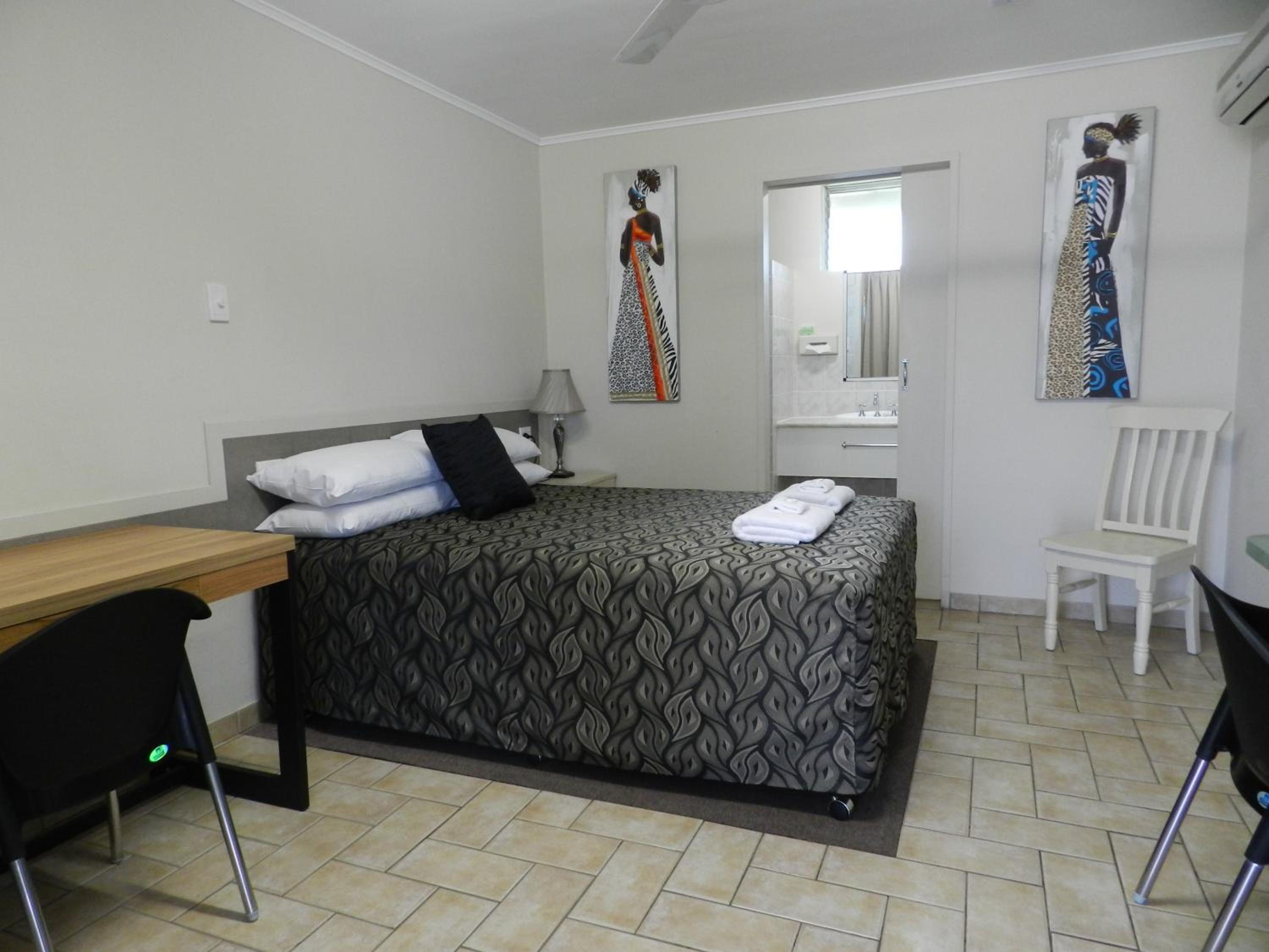 Golden Palms Motor Inn
