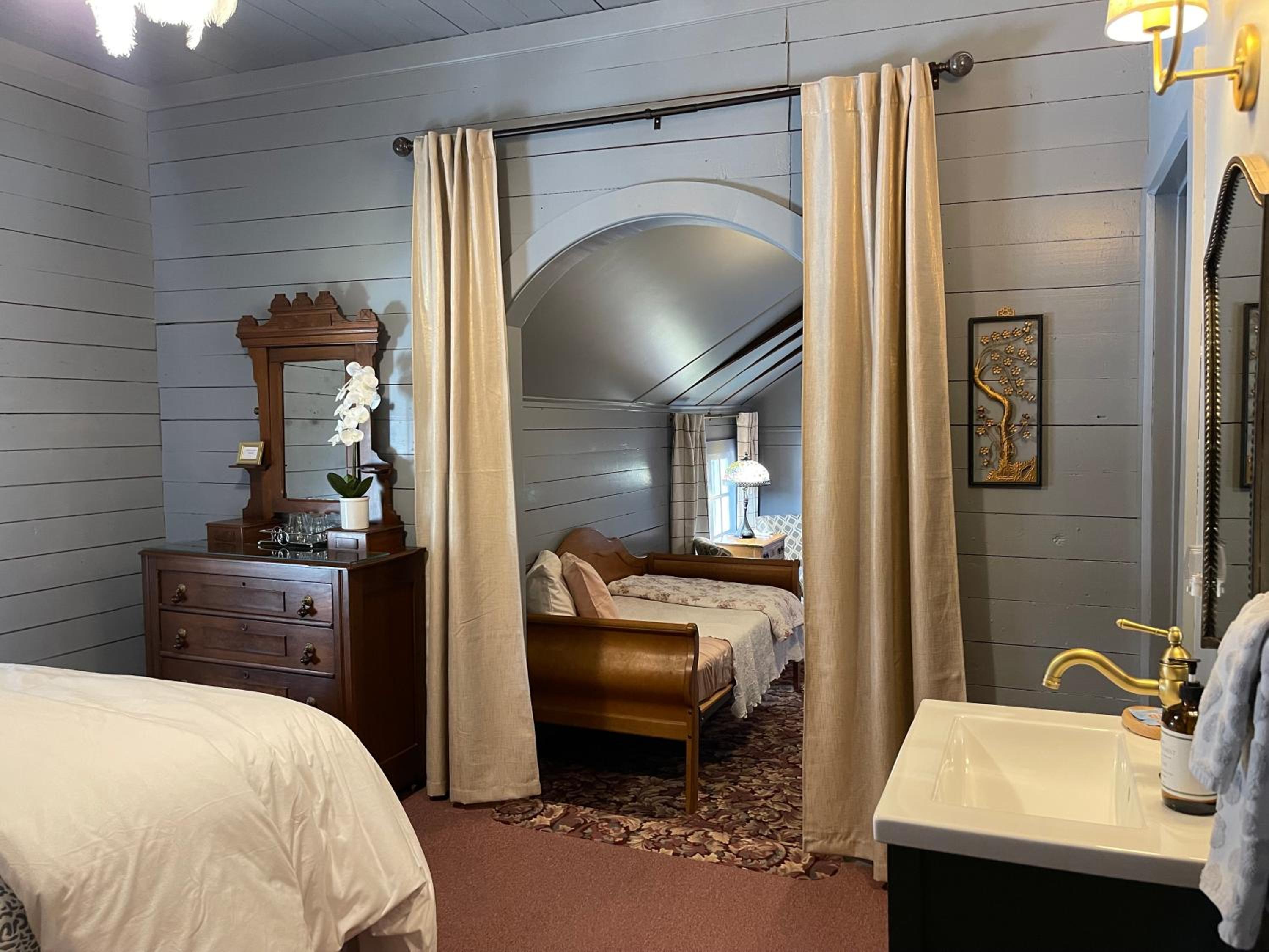 Carriage House Bed & Breakfast, photo 37