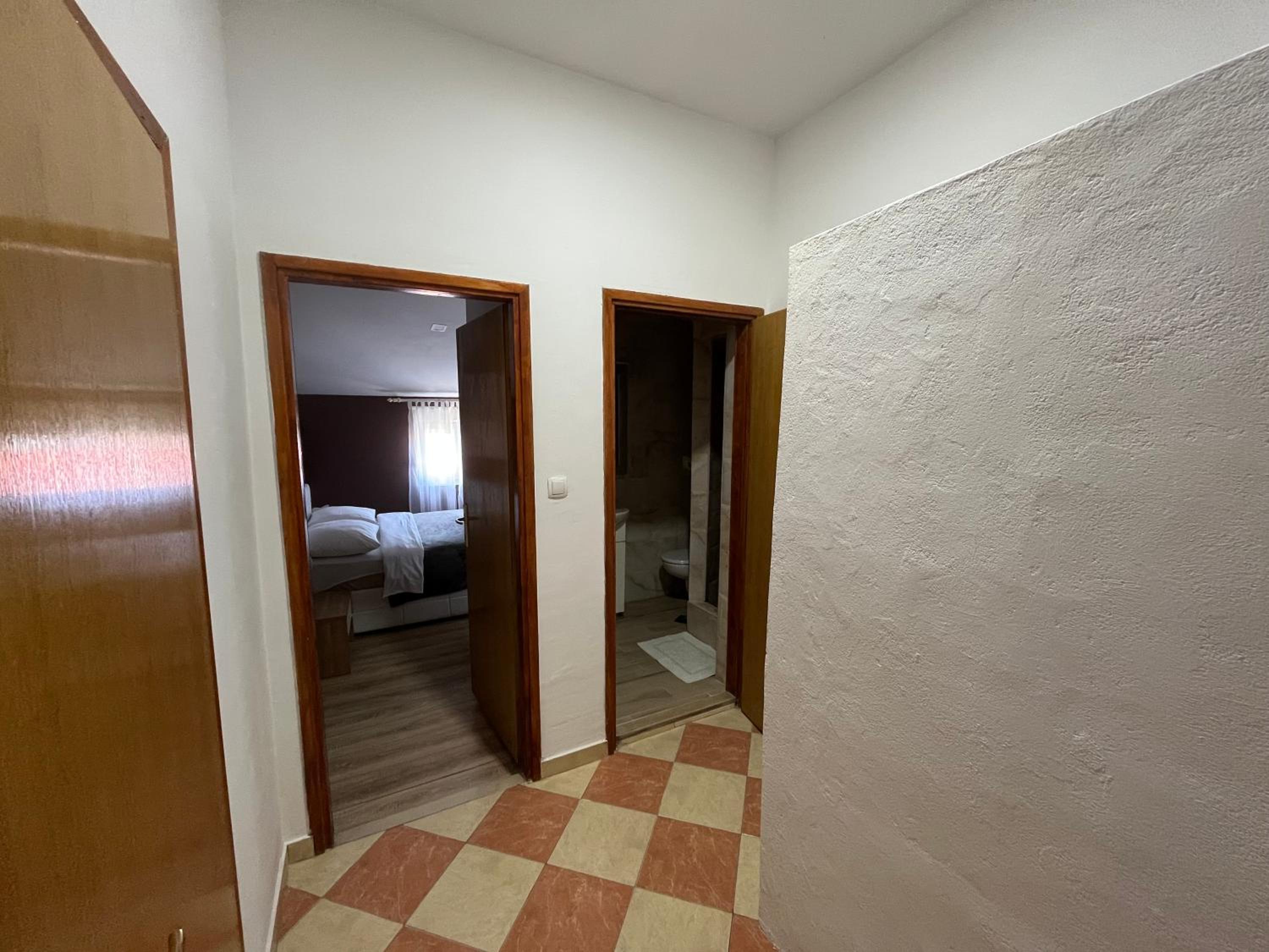Apartments Mira