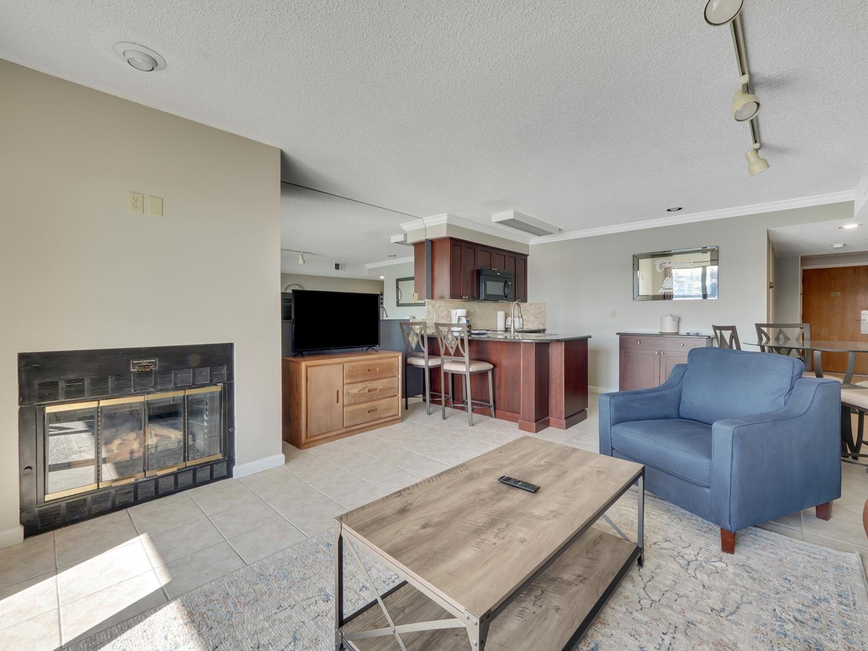 223 Edgewater Inn view 4