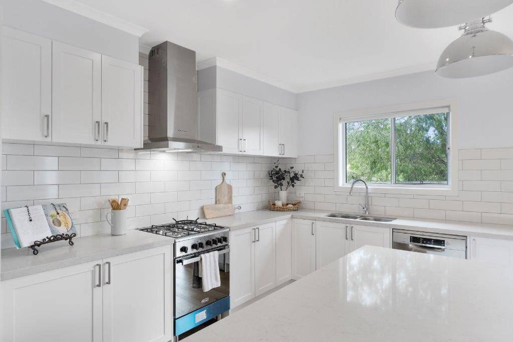Rosebud Lovely House 2 - Mornington Peninsula 4 BR 3 Bath 2 story holiday house - BBQ - Beach - Hot spring