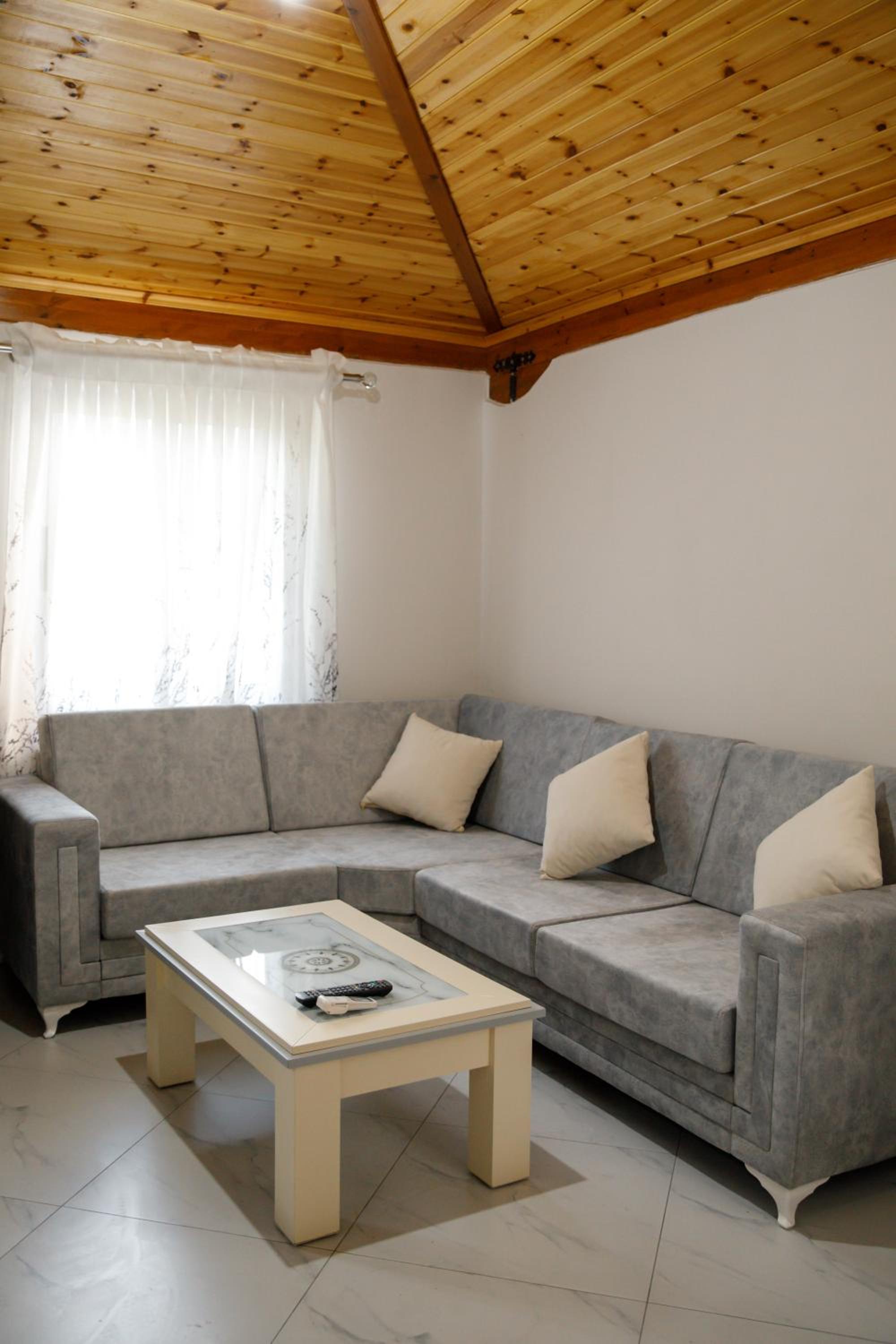 Logli Apartments