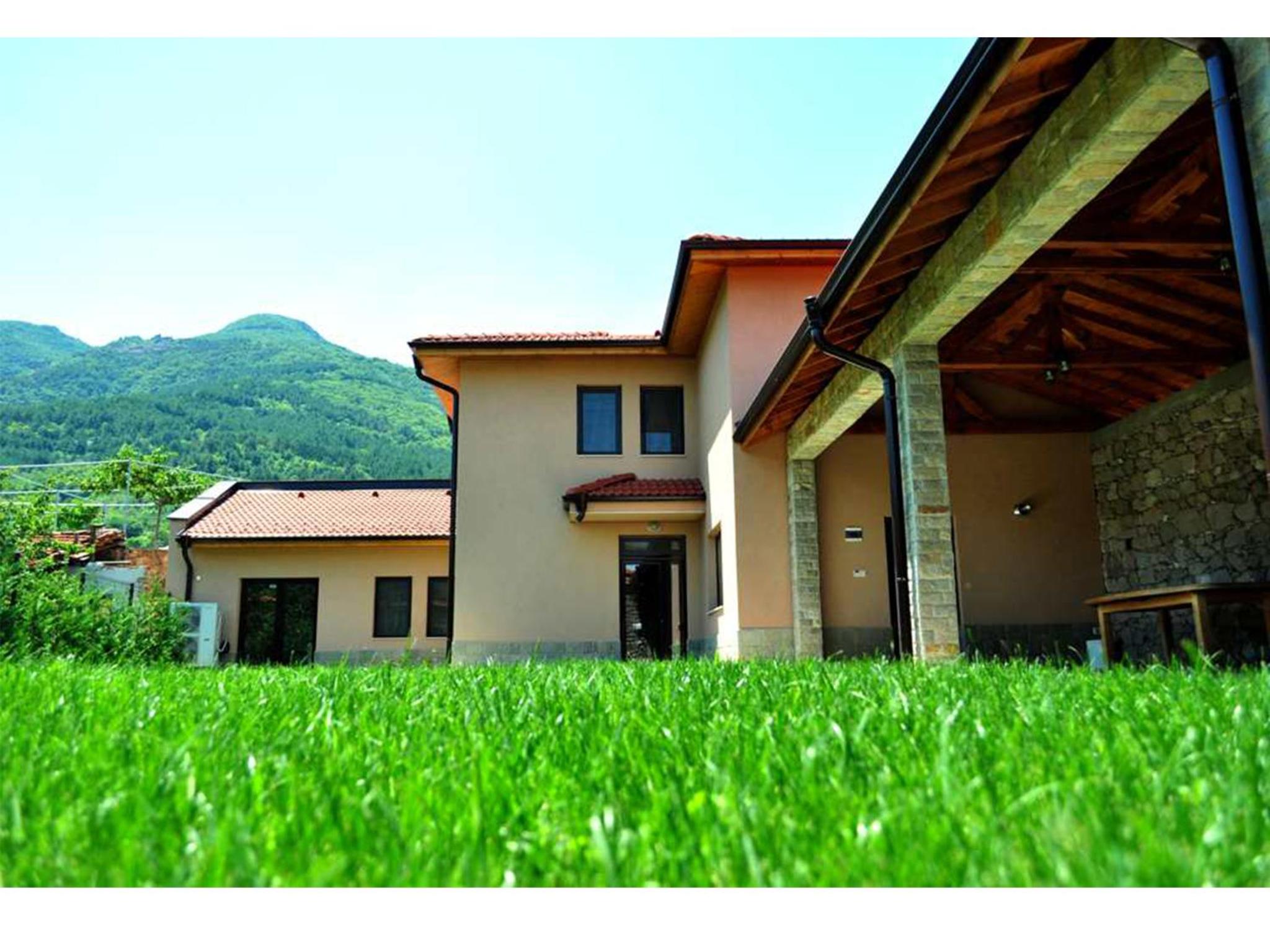 Yustina Villas Guest House
