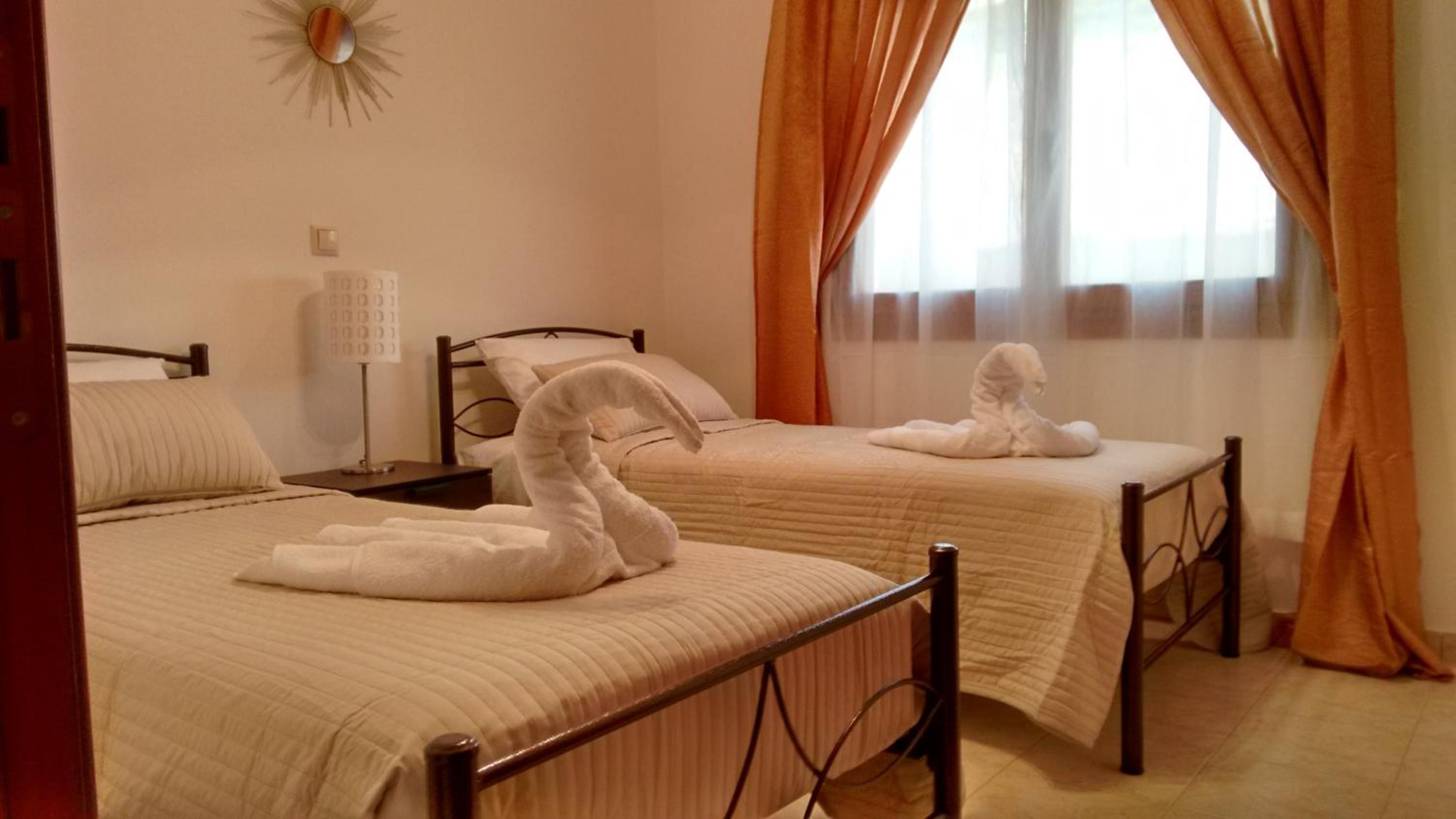 Tholos Bay Suites