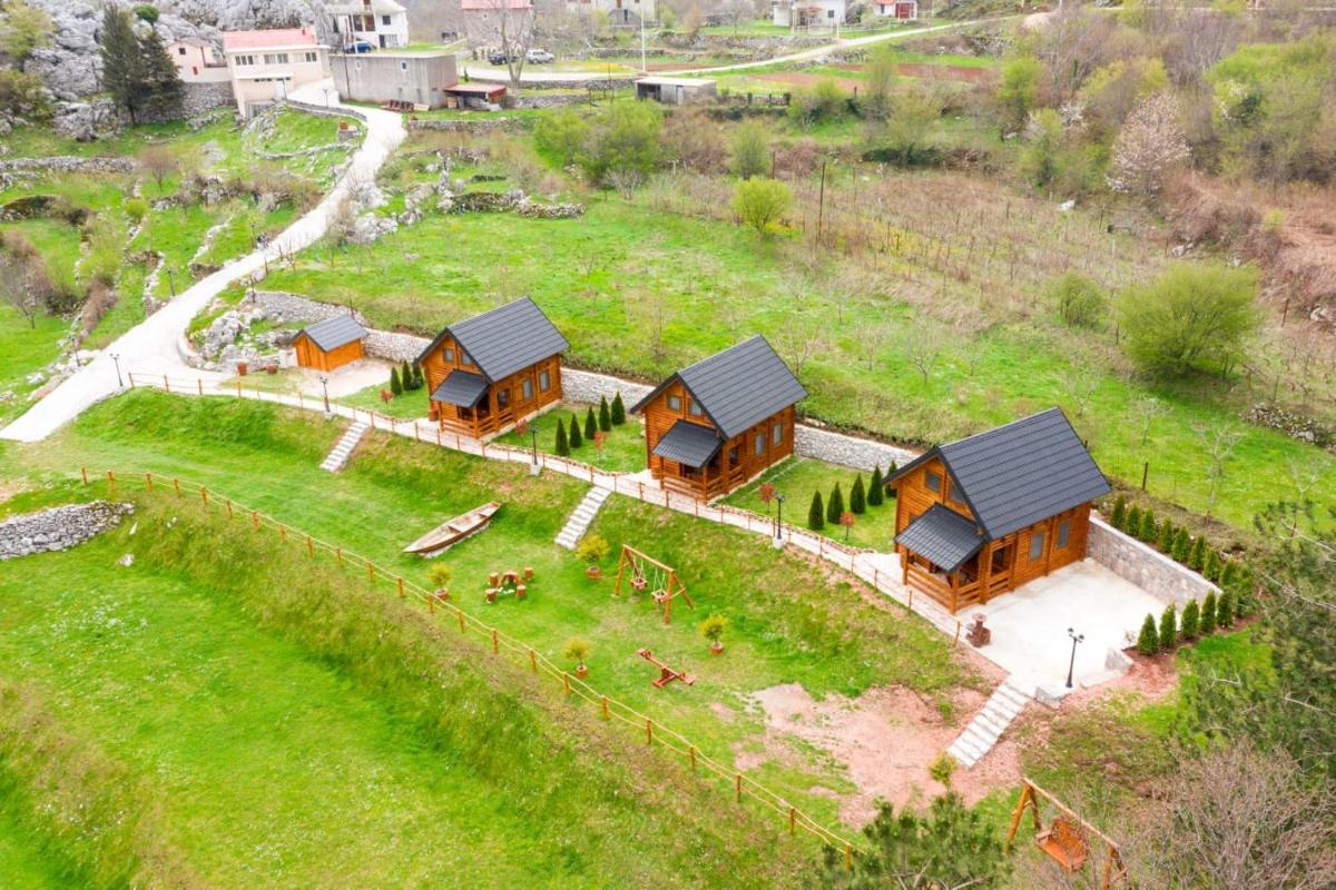 FOREST&LAKE COTTAGES photo 2