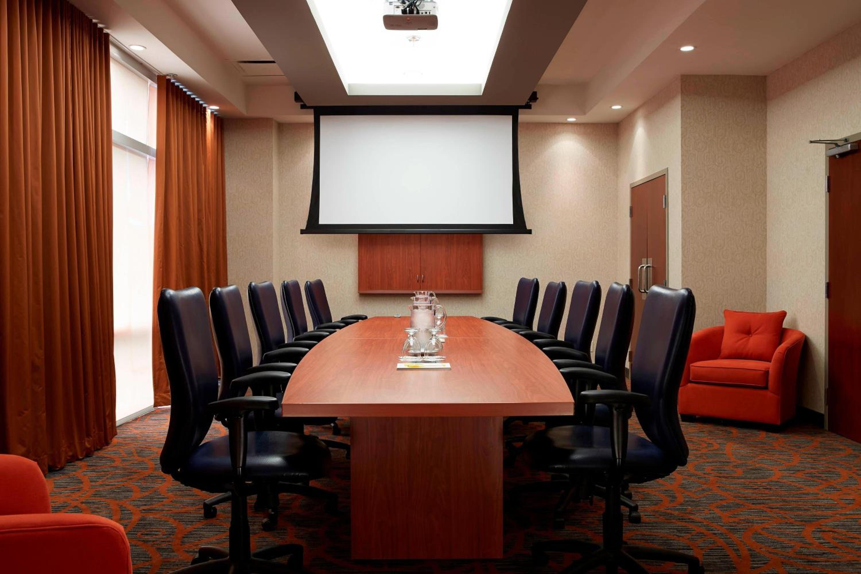 Residence Inn by Marriott Montreal Airport - Property Image 2