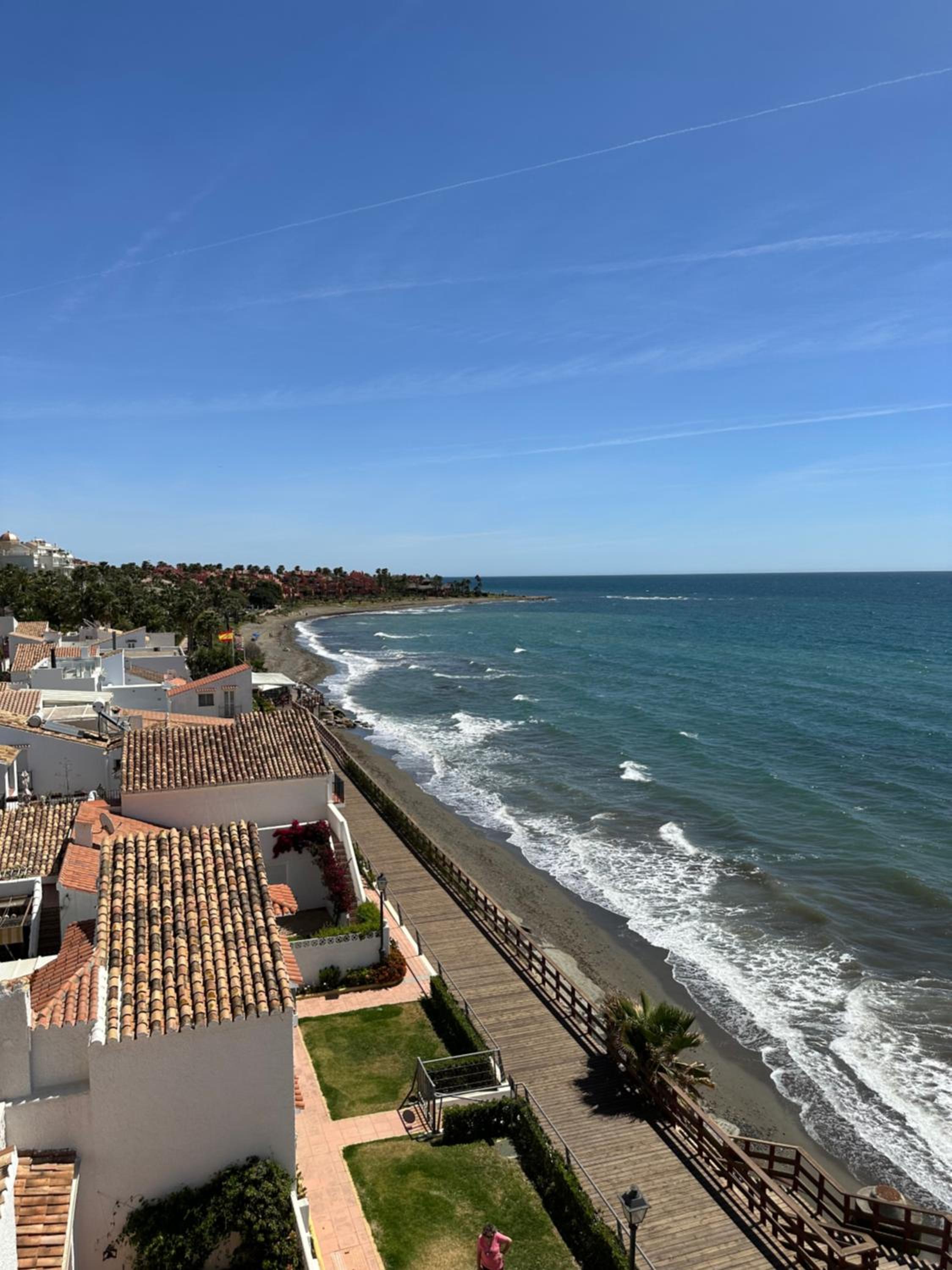 Beachfront Design LUX Studio Apartment view 3