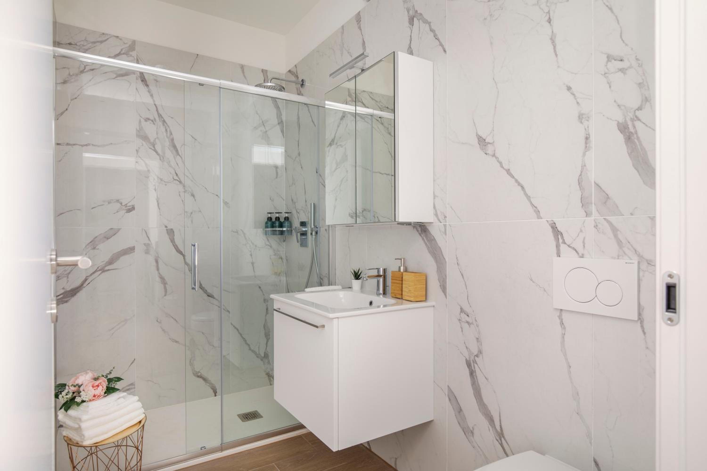 Lugano Superior Suites - Free Parking